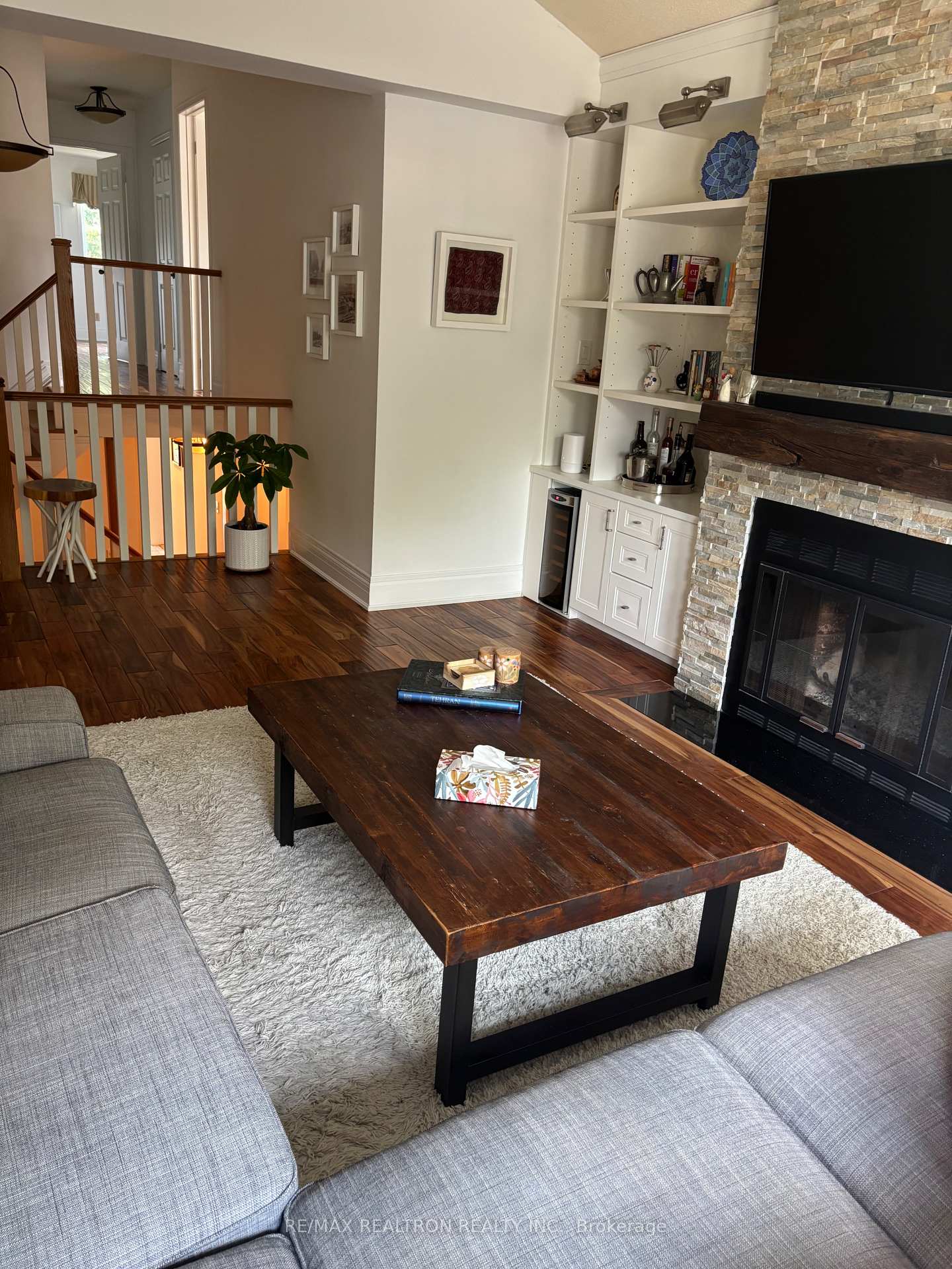 Photo 7 of 206 Glenmanor Way, Vaughan, Crestwood-Springfarm-Yorkhill — HOMEH