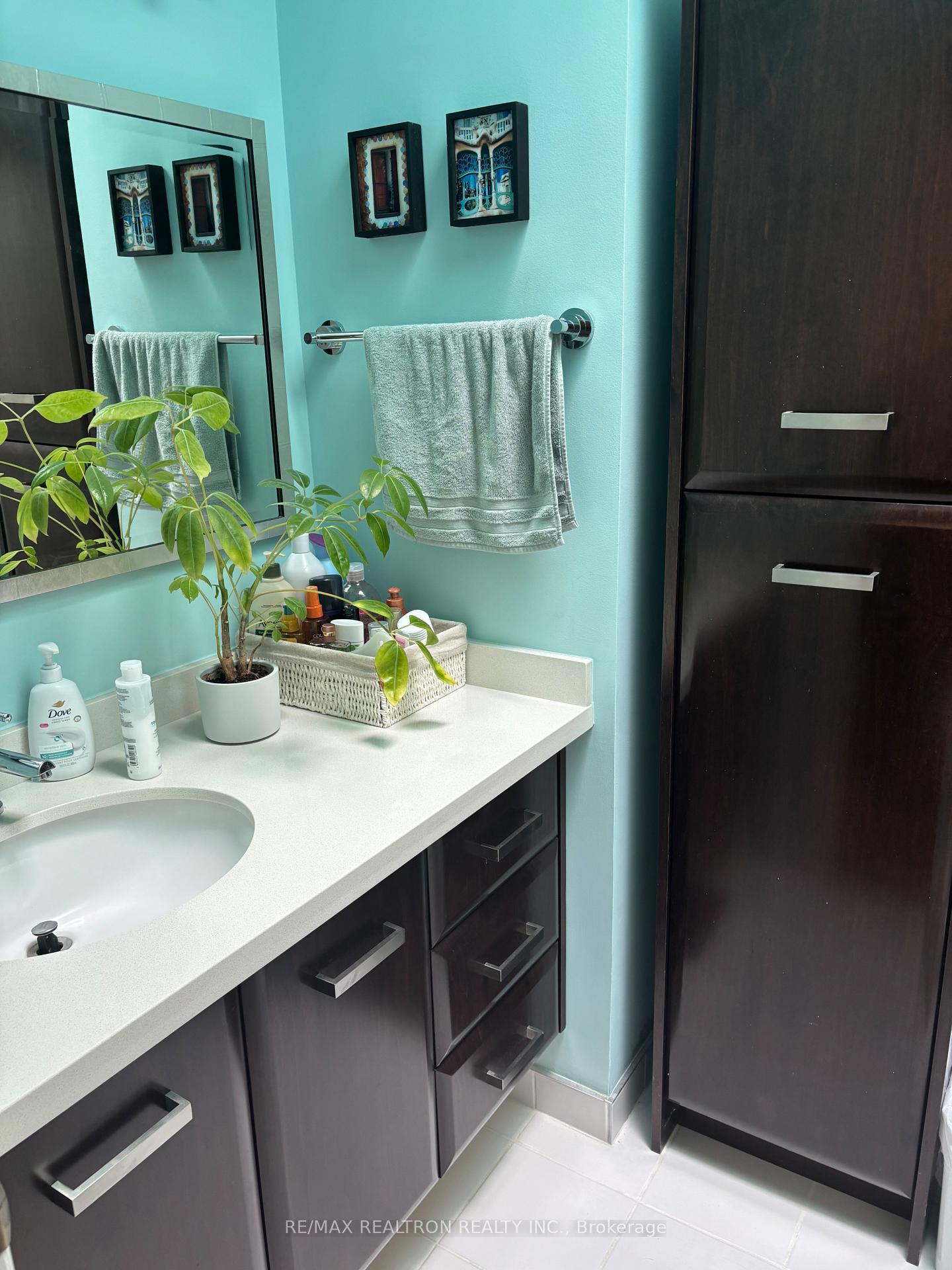 Photo 16 of 206 Glenmanor Way, Vaughan, Crestwood-Springfarm-Yorkhill — HOMEH