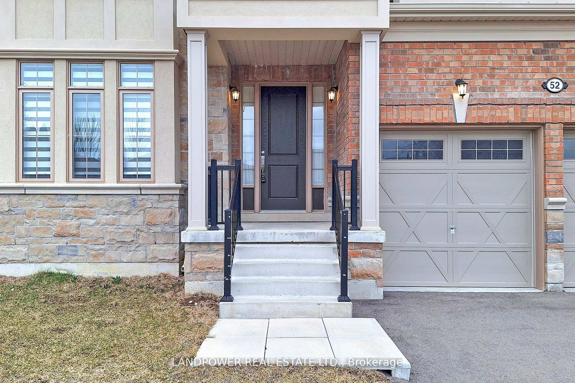 Photo 3 of 52 Klees Crescent, Aurora, Aurora Highlands — HOMEH
