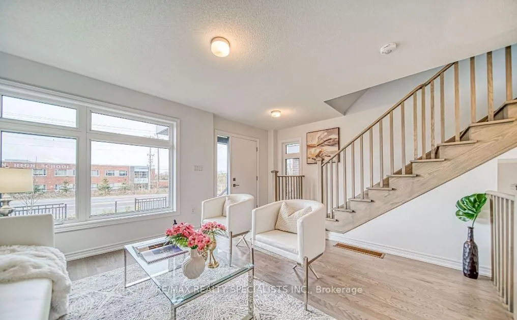 Photo 5 of 53 Sorbara Way, Whitby, Brooklin — HOMEH