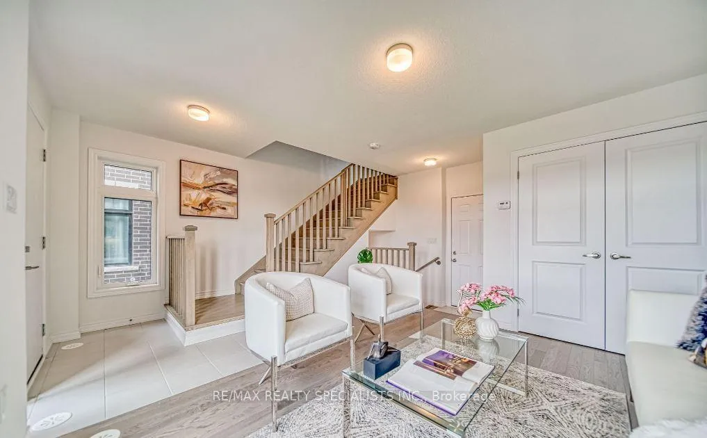Photo 6 of 53 Sorbara Way, Whitby, Brooklin — HOMEH