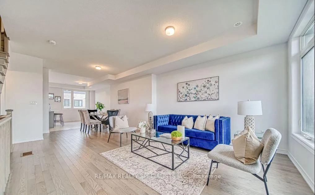 Photo 8 of 53 Sorbara Way, Whitby, Brooklin — HOMEH
