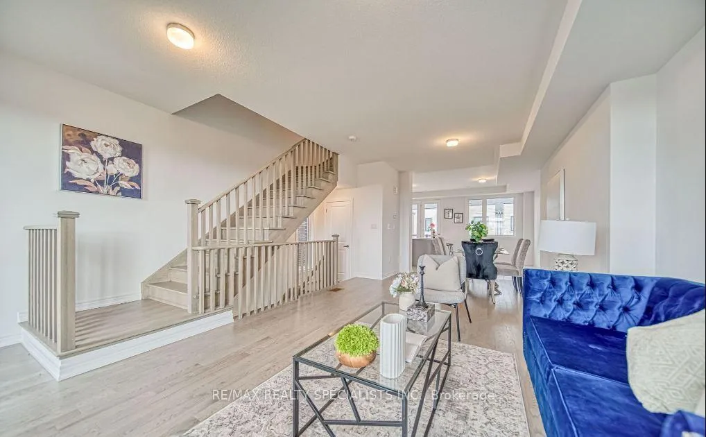 Photo 10 of 53 Sorbara Way, Whitby, Brooklin — HOMEH