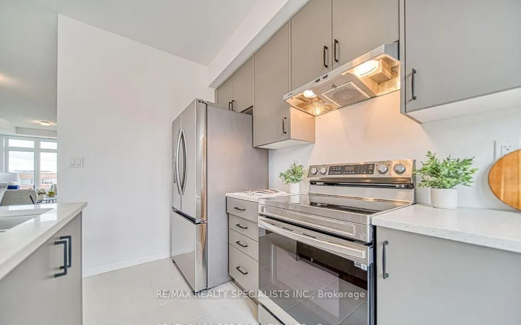 Photo 14 of 53 Sorbara Way, Whitby, Brooklin — HOMEH