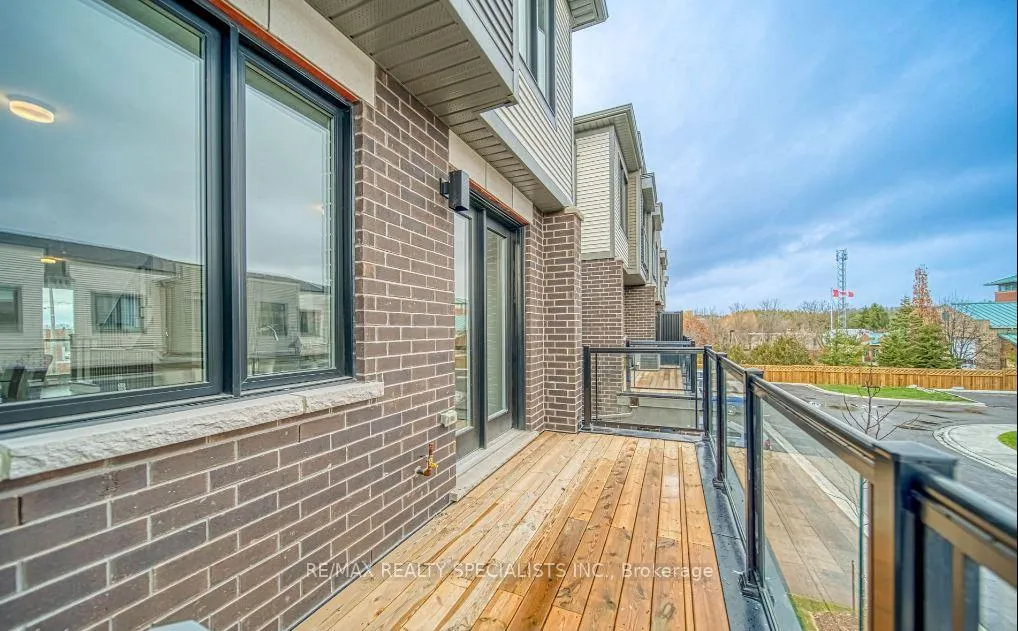 Photo 16 of 53 Sorbara Way, Whitby, Brooklin — HOMEH