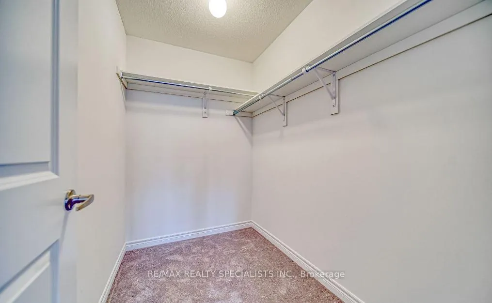 Photo 21 of 53 Sorbara Way, Whitby, Brooklin — HOMEH