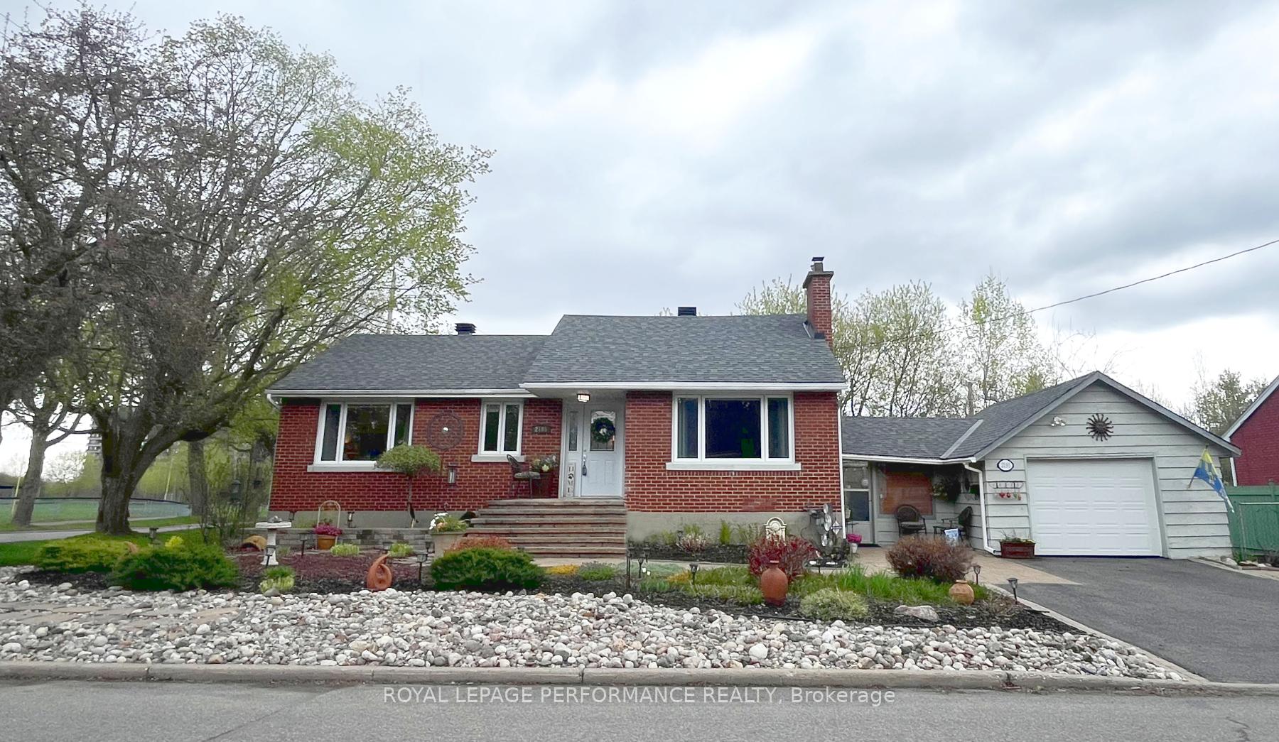 Photo 1 of 2195 Prospect Avenue, Ottawa, Alta Vista — HOMEH