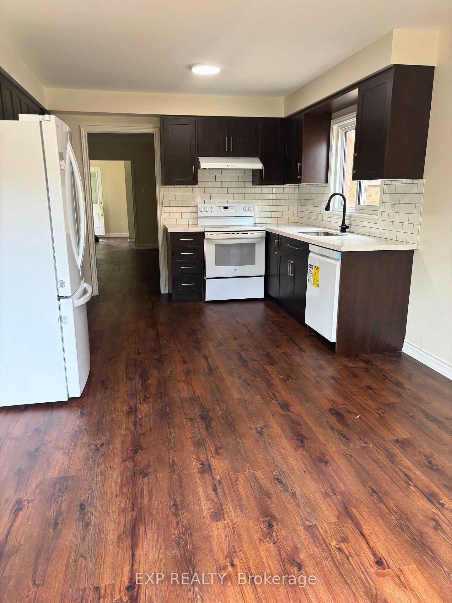 Photo 8 of 50 Jackman Crescent, Vaughan, West Woodbridge — HOMEH