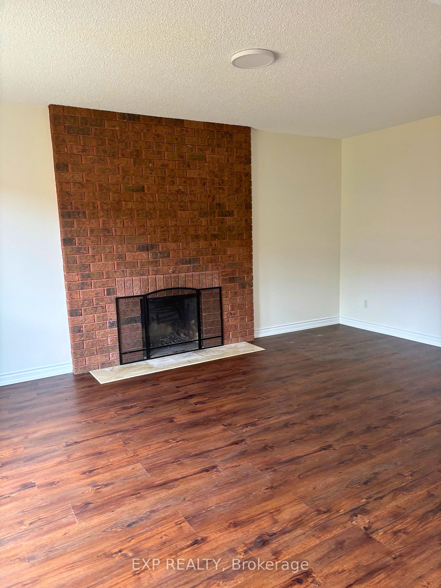 Photo 9 of 50 Jackman Crescent, Vaughan, West Woodbridge — HOMEH