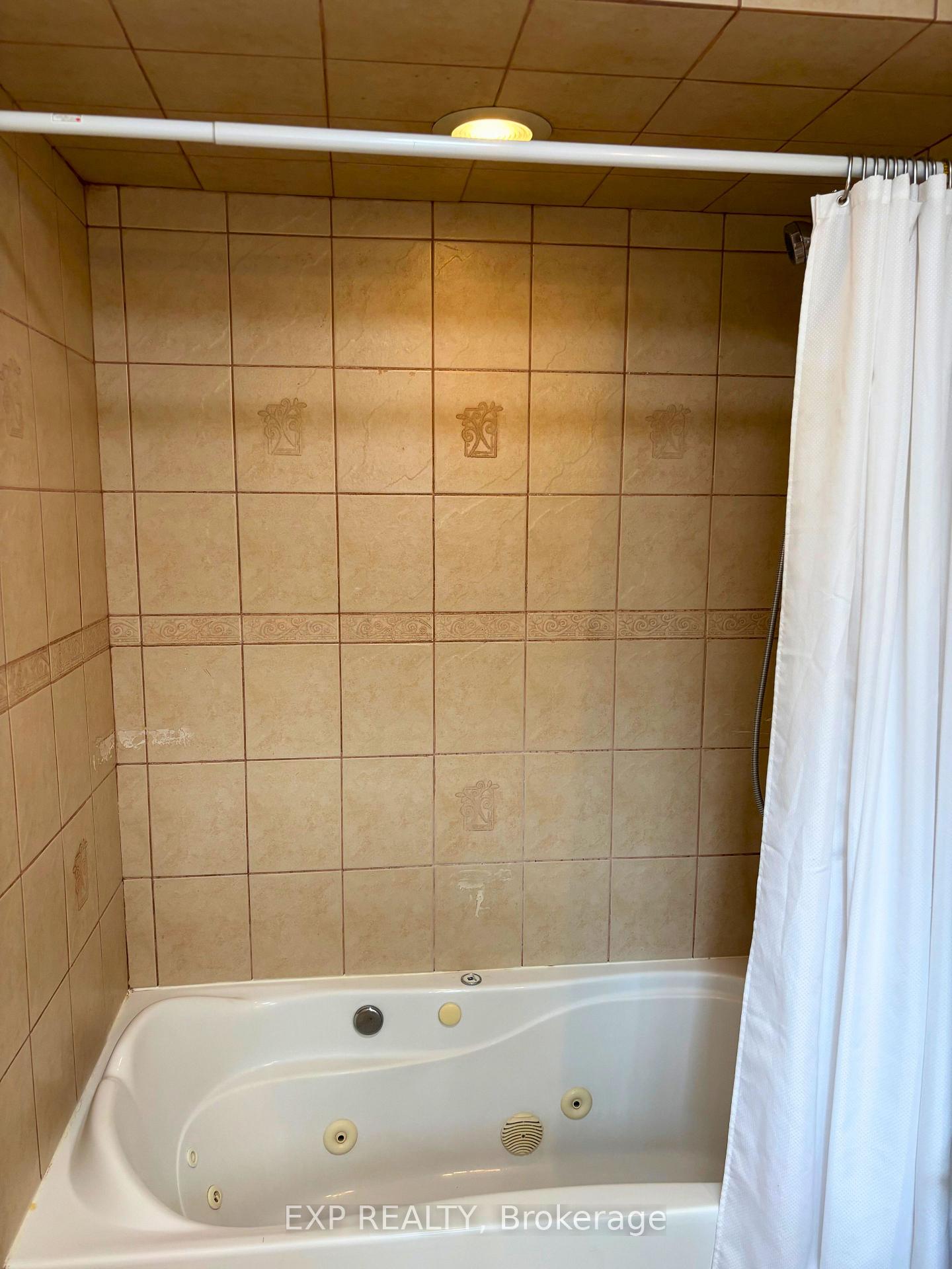 Photo 14 of 50 Jackman Crescent, Vaughan, West Woodbridge — HOMEH