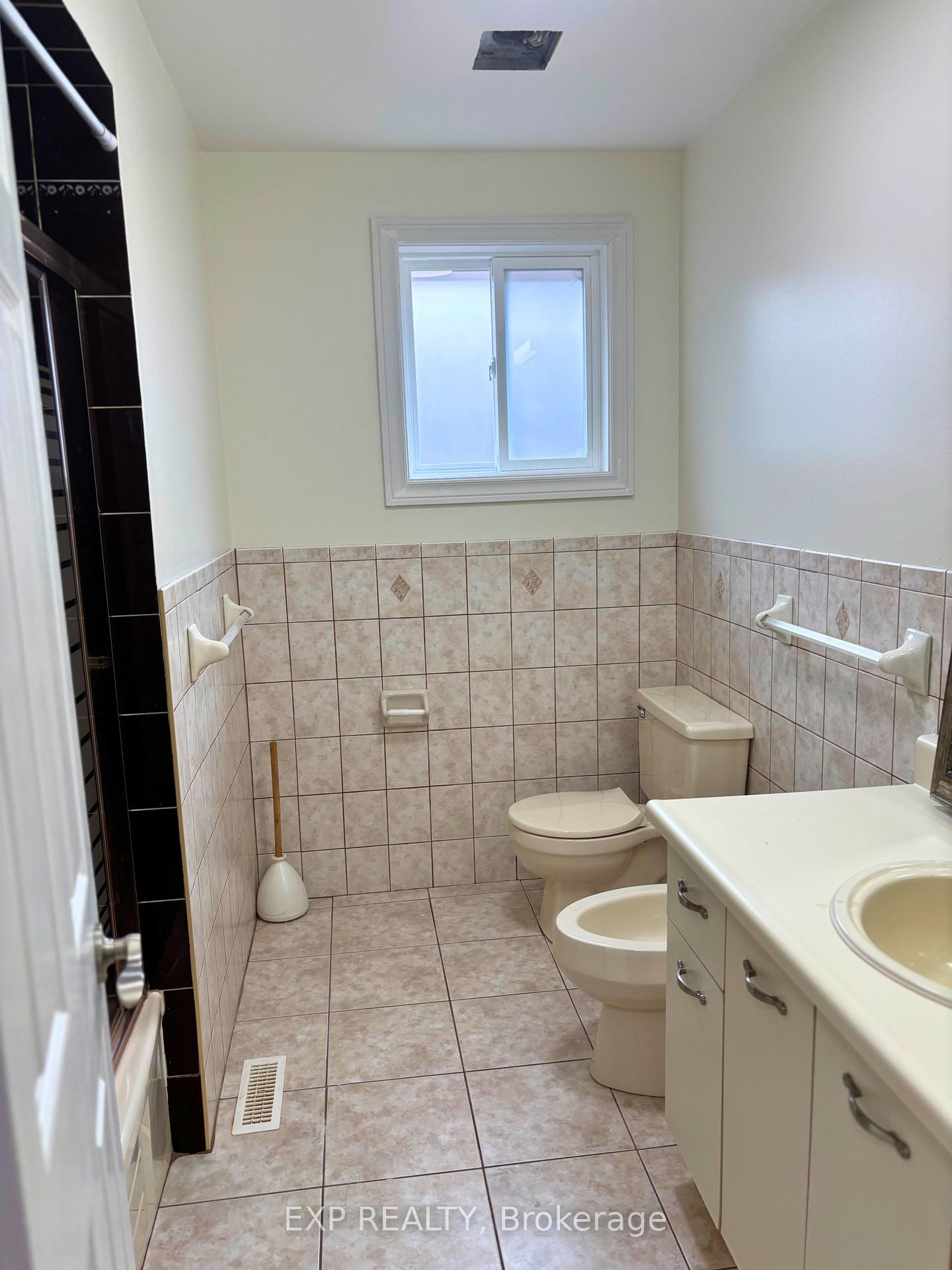 Photo 16 of 50 Jackman Crescent, Vaughan, West Woodbridge — HOMEH