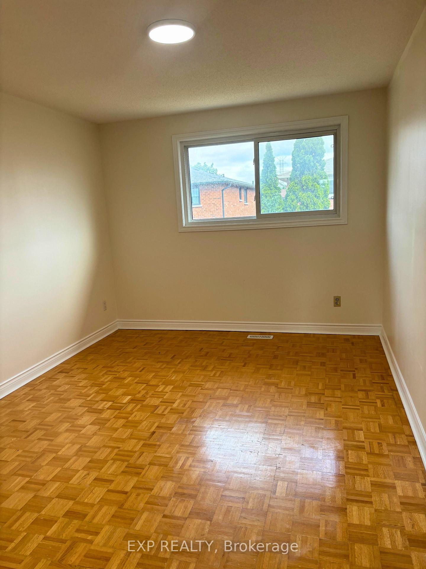Photo 17 of 50 Jackman Crescent, Vaughan, West Woodbridge — HOMEH