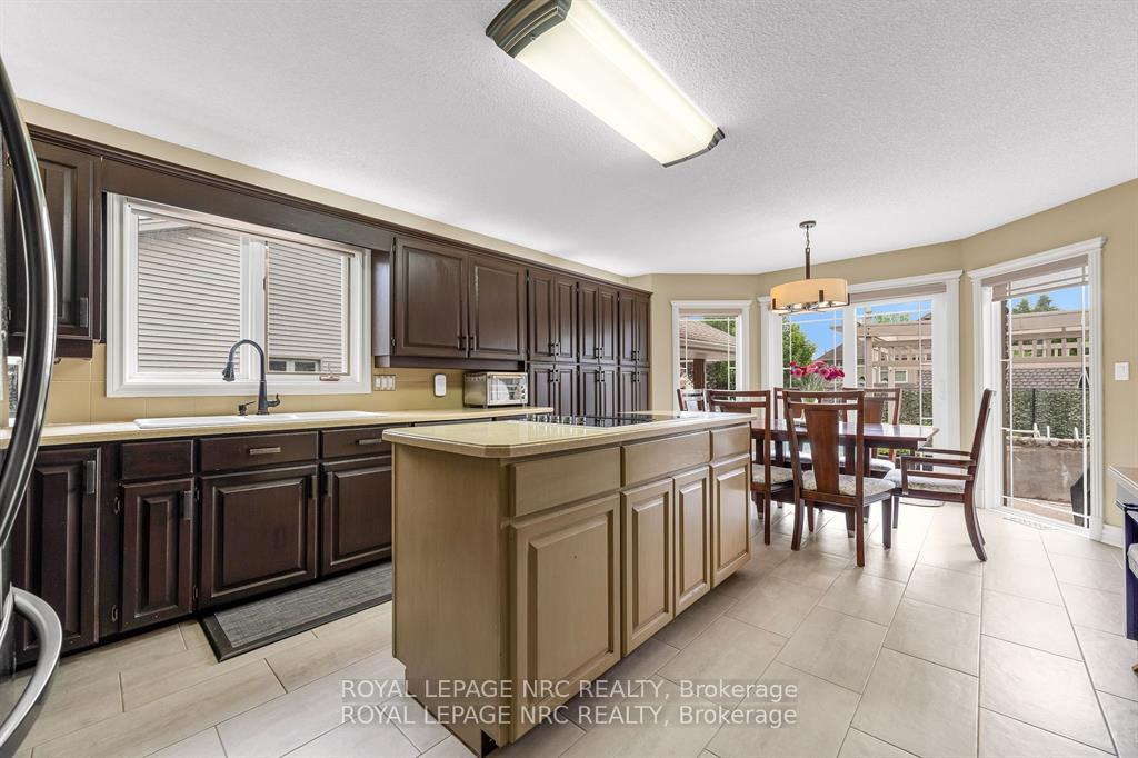 Photo 12 of 11 Stefanie Crescent, Welland, Prince Charles — HOMEH