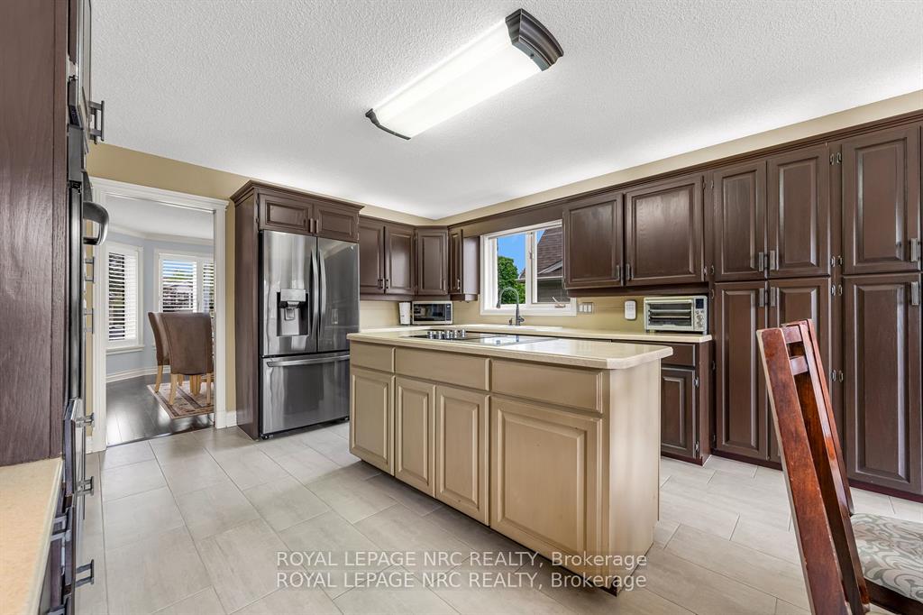 Photo 13 of 11 Stefanie Crescent, Welland, Prince Charles — HOMEH