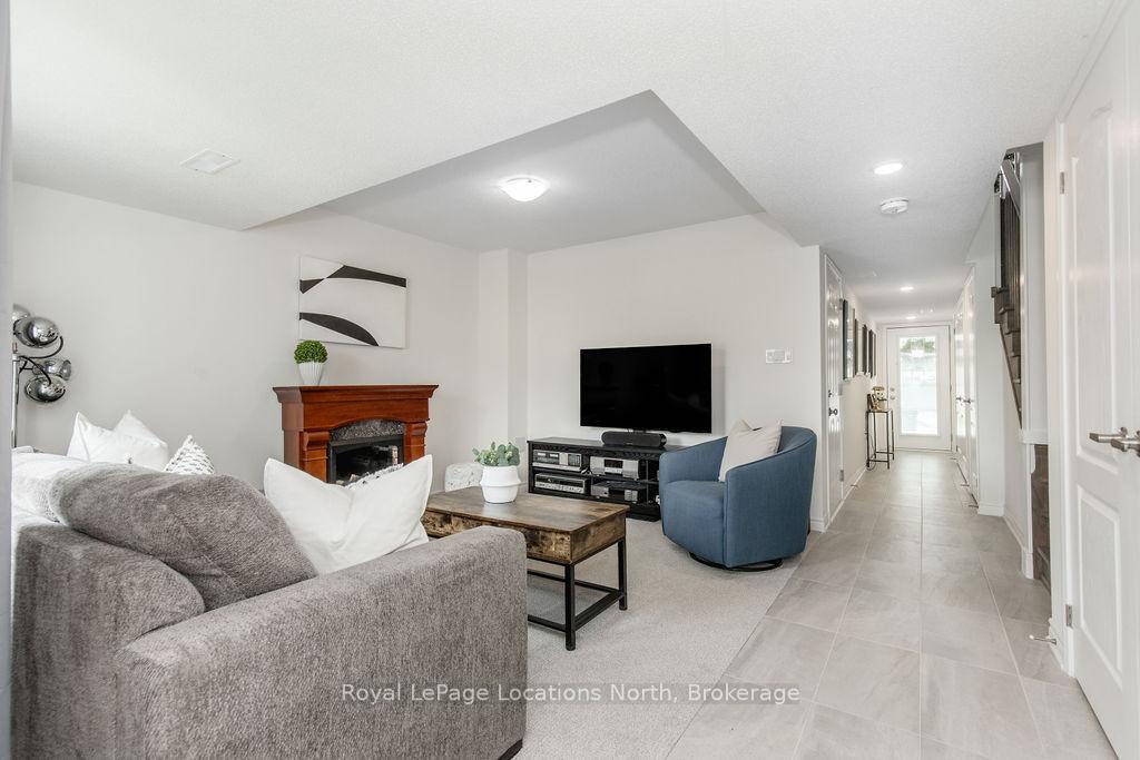 Photo 3 of 14 Abby Drive, Wasaga Beach — HOMEH