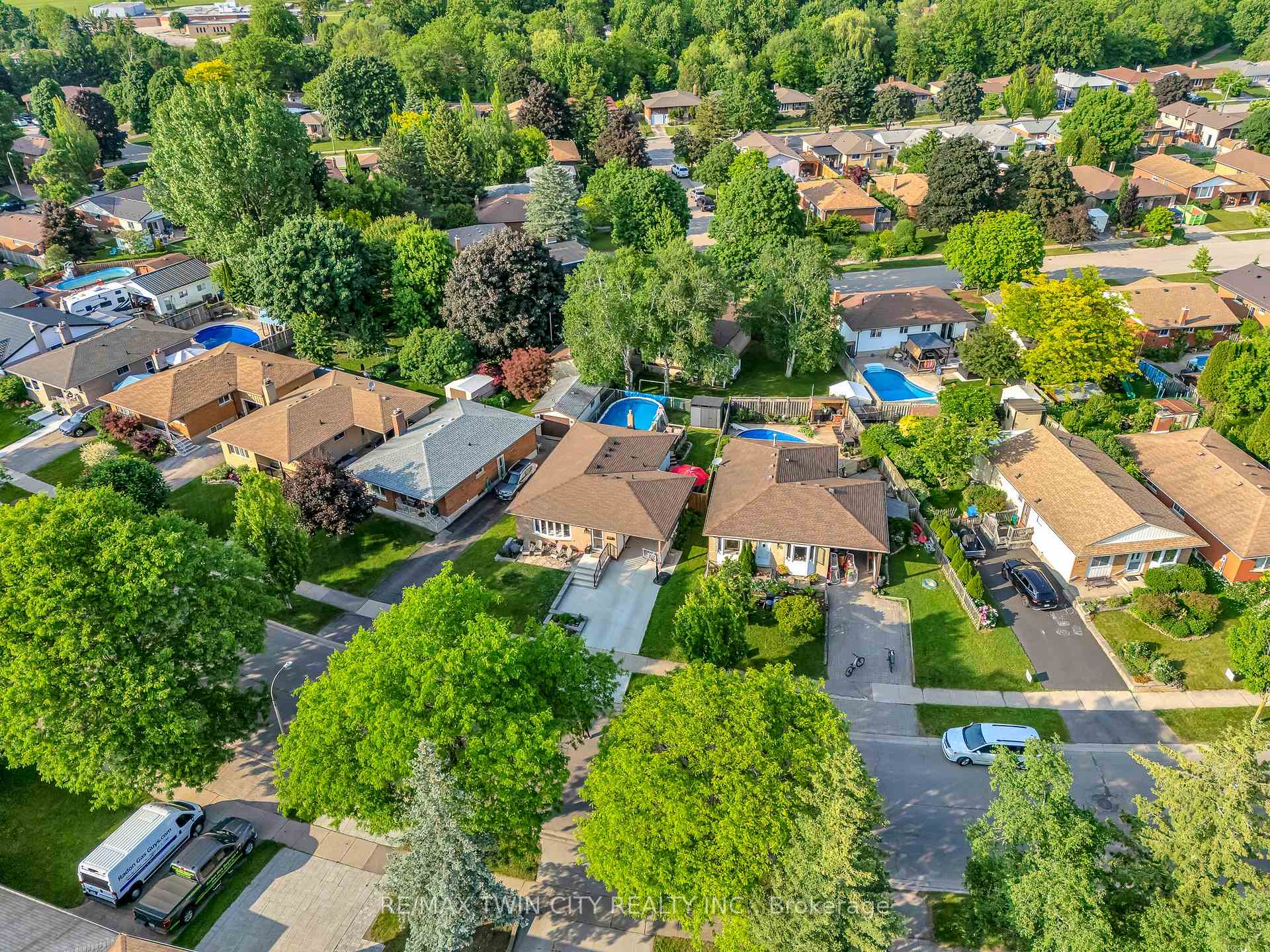 Photo 5 of 588 Highpoint Avenue, Waterloo — HOMEH