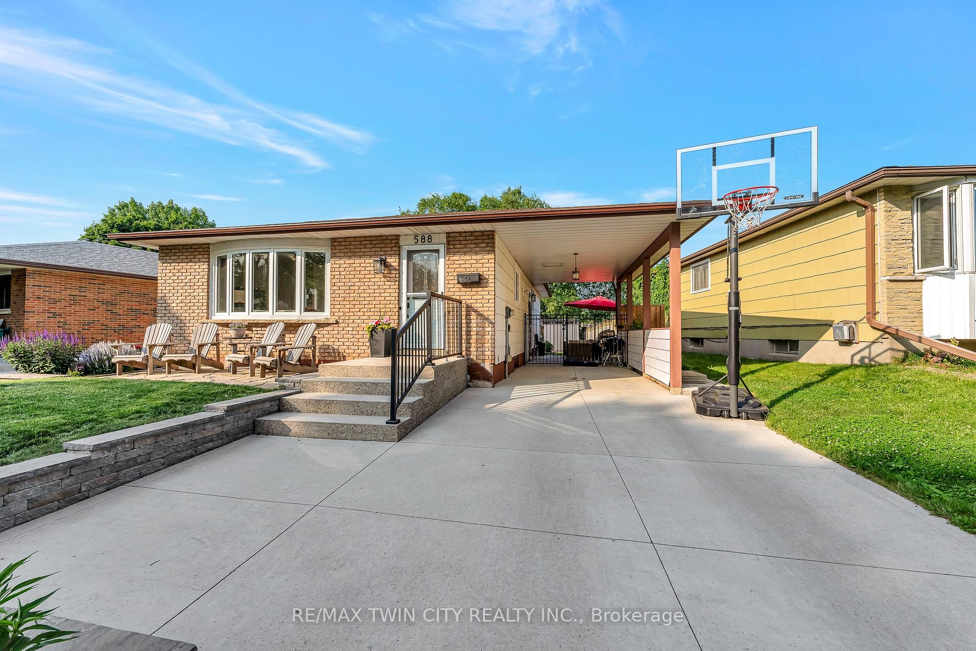 Photo 7 of 588 Highpoint Avenue, Waterloo — HOMEH