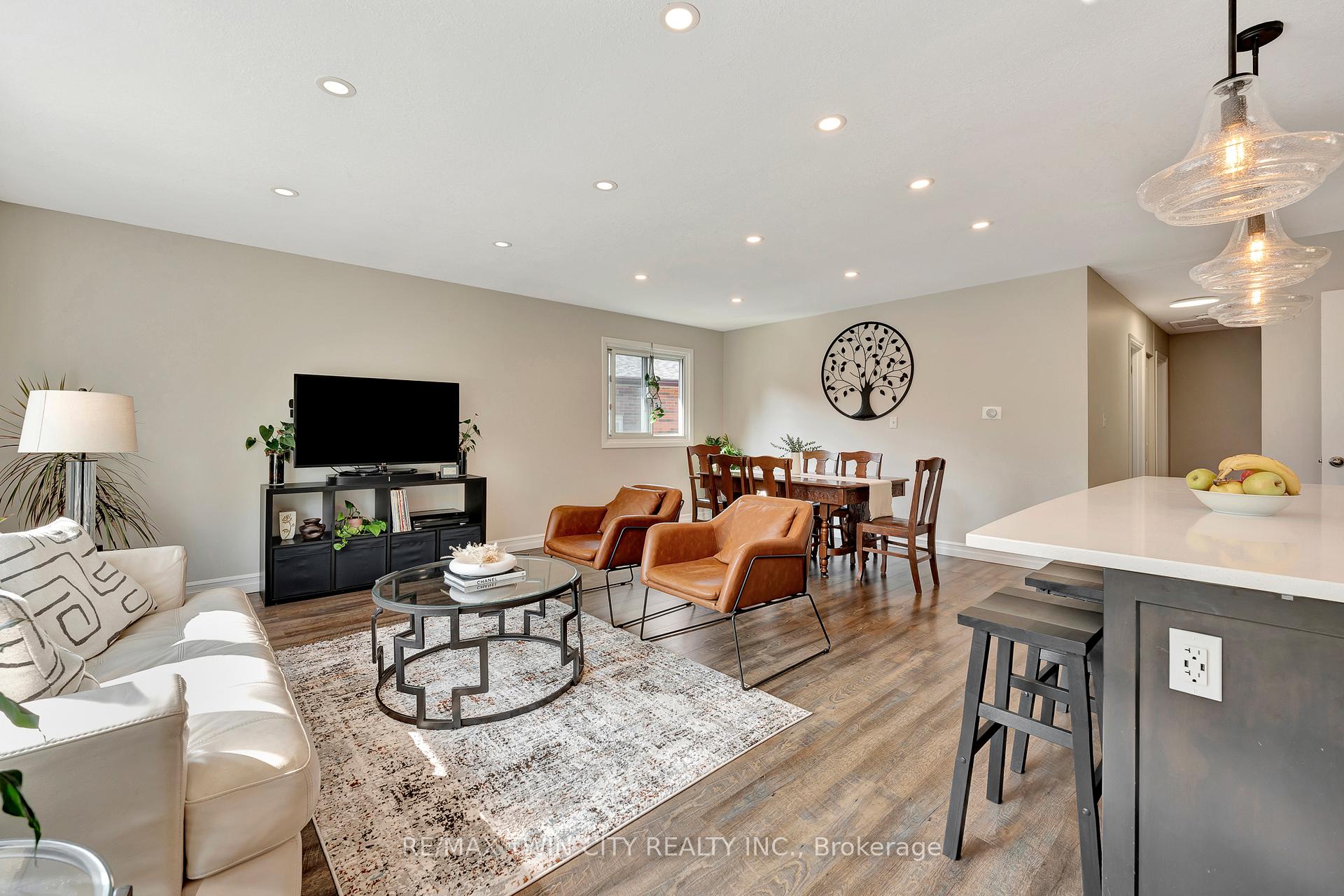 Photo 9 of 588 Highpoint Avenue, Waterloo — HOMEH