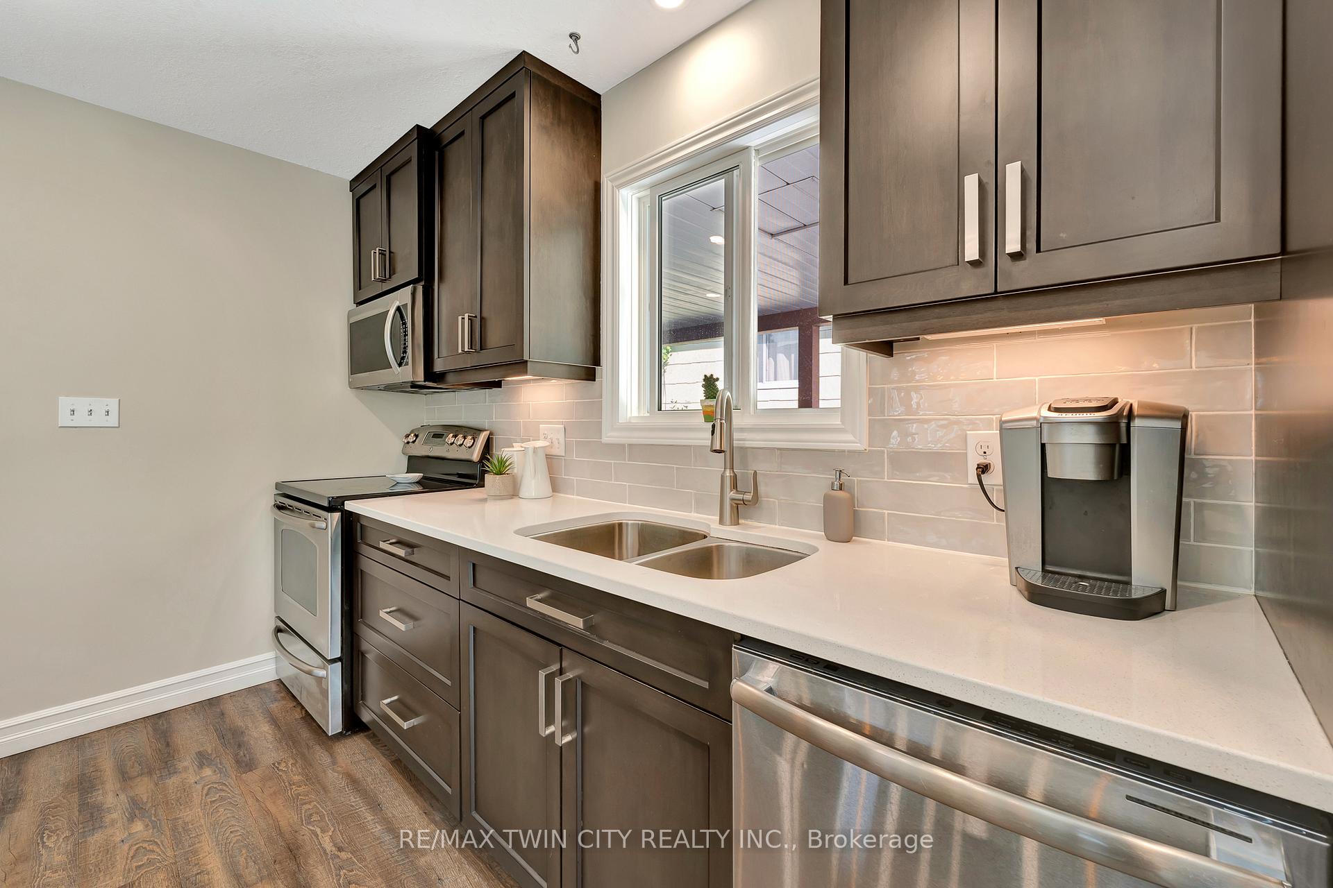 Photo 14 of 588 Highpoint Avenue, Waterloo — HOMEH