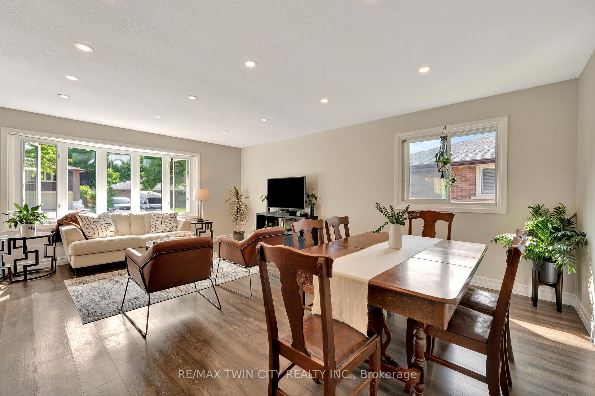 Photo 18 of 588 Highpoint Avenue, Waterloo — HOMEH
