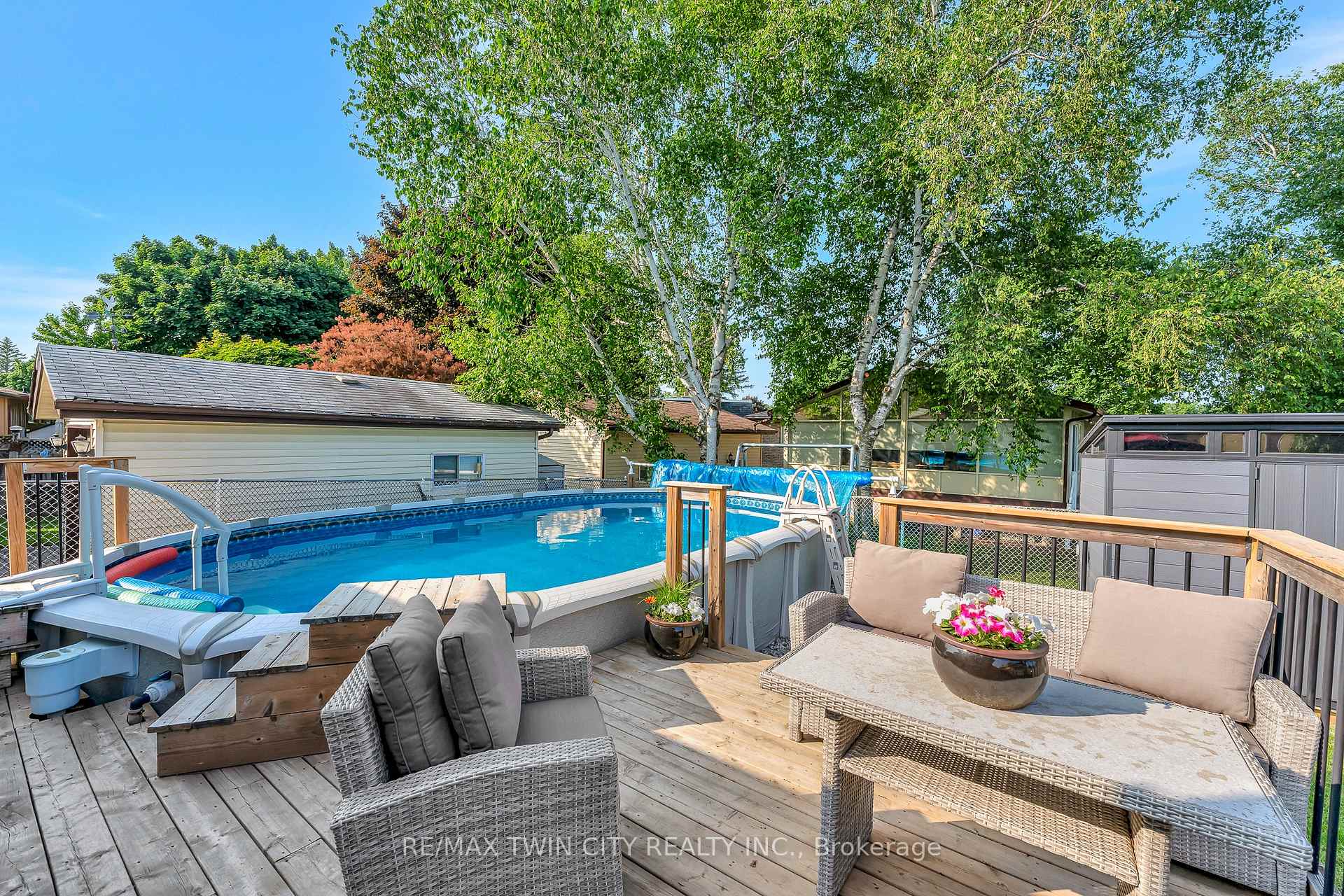 Photo 32 of 588 Highpoint Avenue, Waterloo — HOMEH