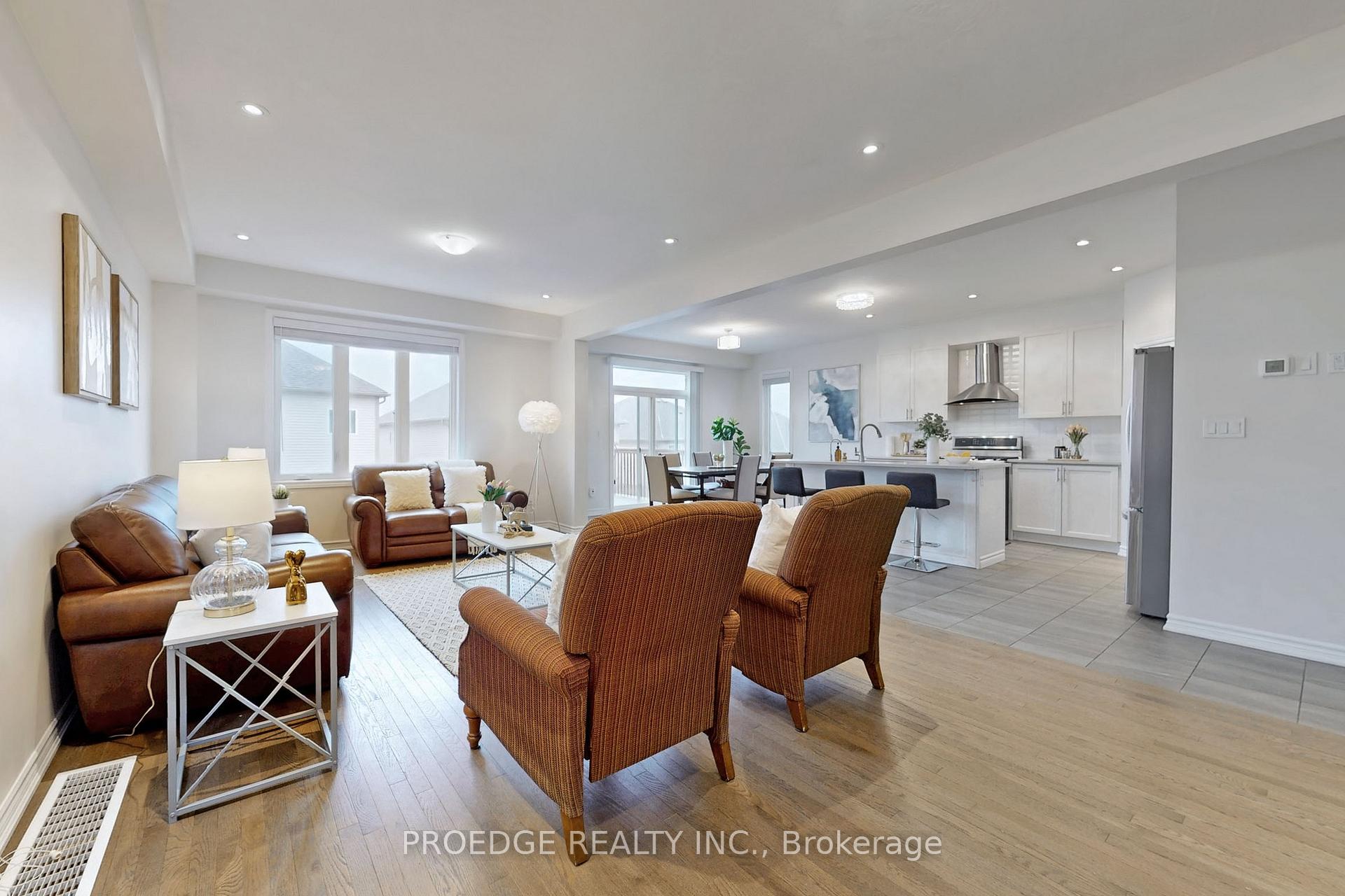 Photo 2 of 361 Beechdrops Drive, Waterloo, Vista Hills — HOMEH
