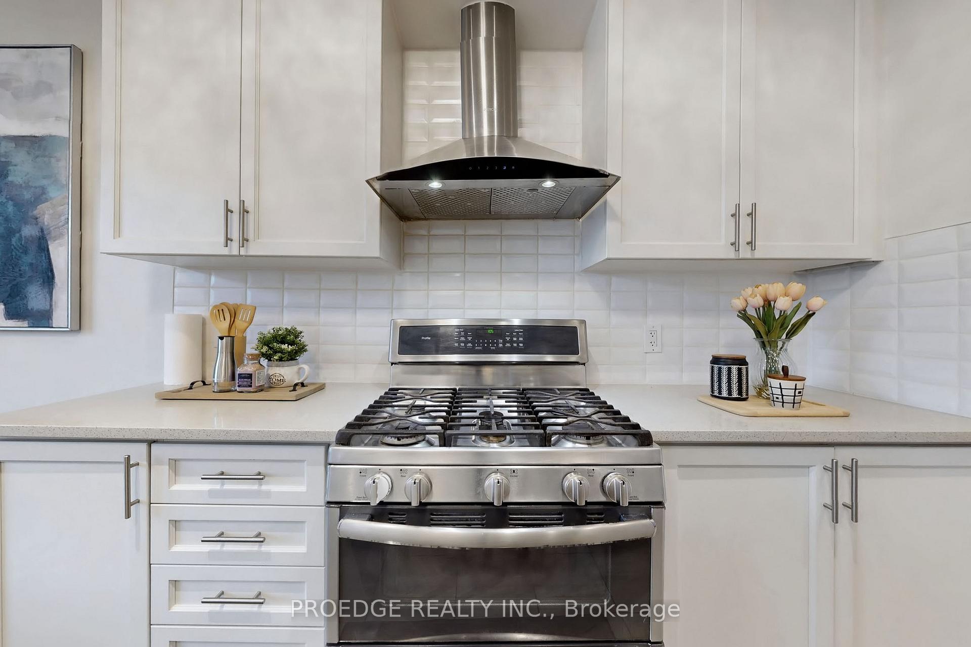 Photo 9 of 361 Beechdrops Drive, Waterloo, Vista Hills — HOMEH