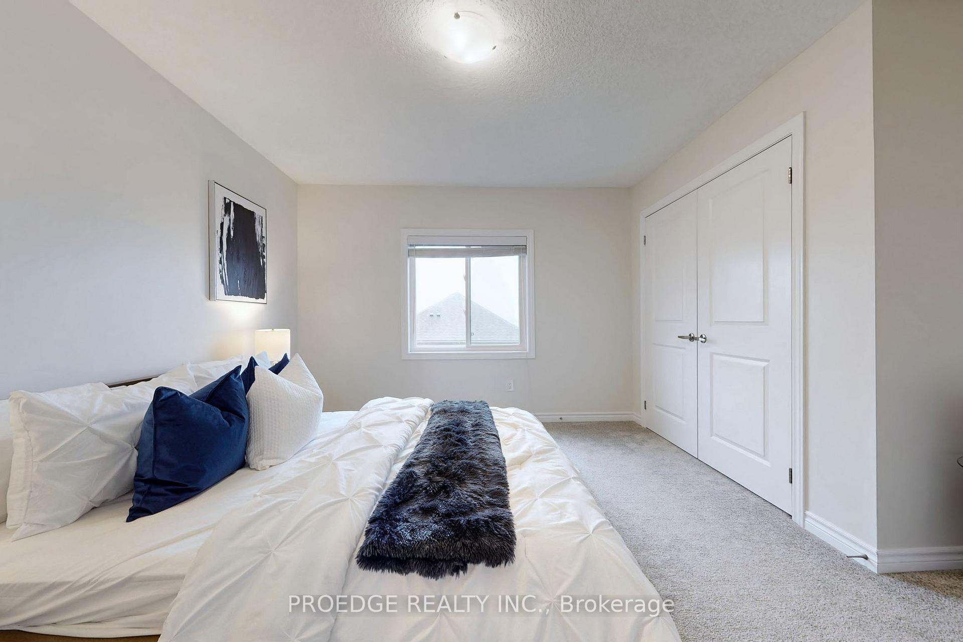 Photo 32 of 361 Beechdrops Drive, Waterloo, Vista Hills — HOMEH