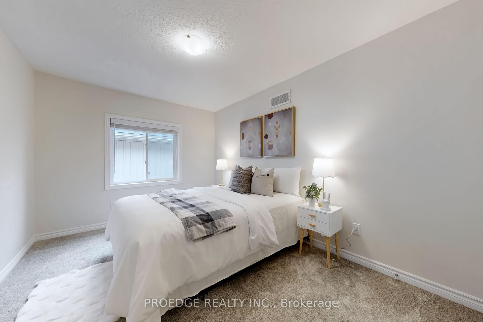 Photo 34 of 361 Beechdrops Drive, Waterloo, Vista Hills — HOMEH