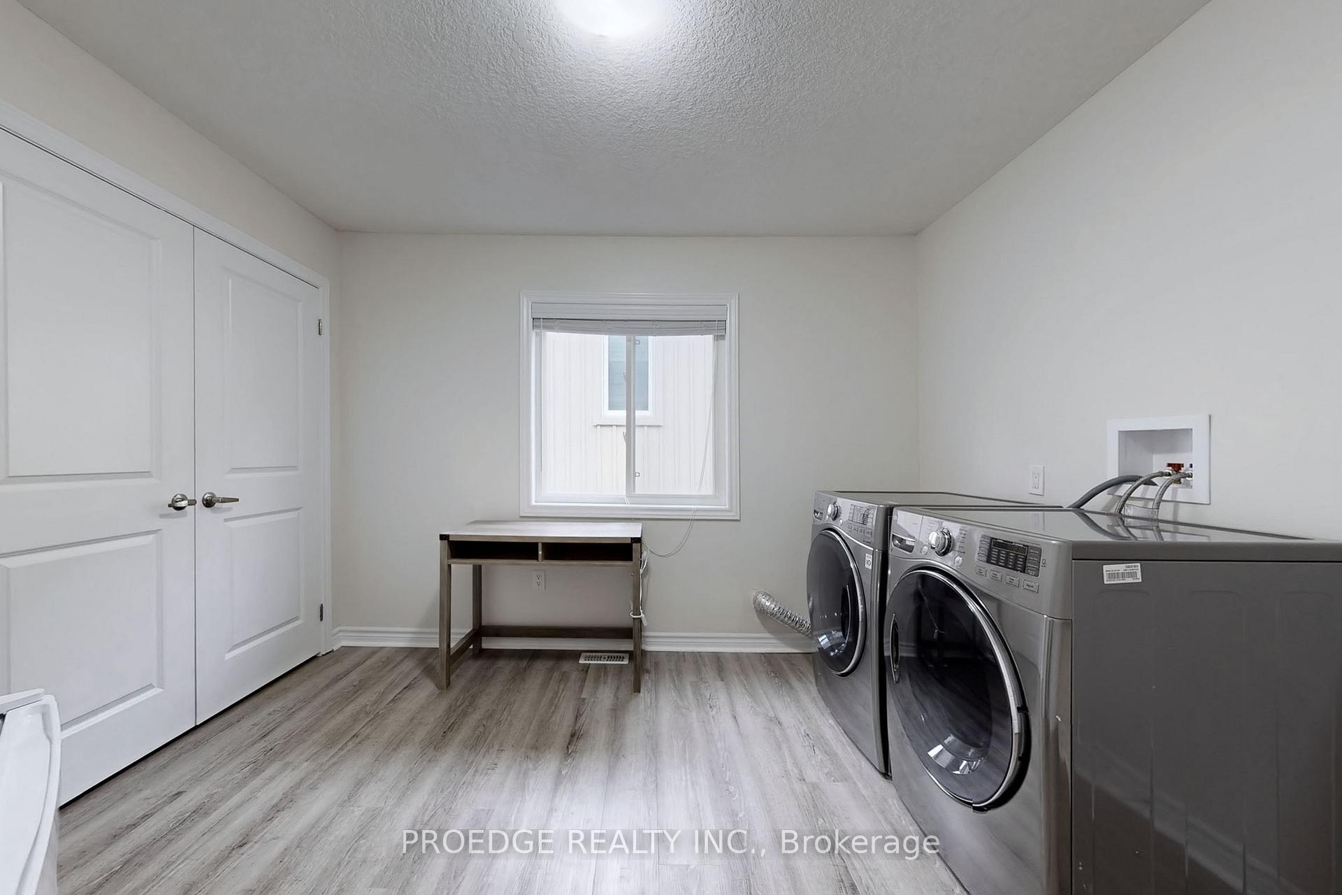 Photo 36 of 361 Beechdrops Drive, Waterloo, Vista Hills — HOMEH