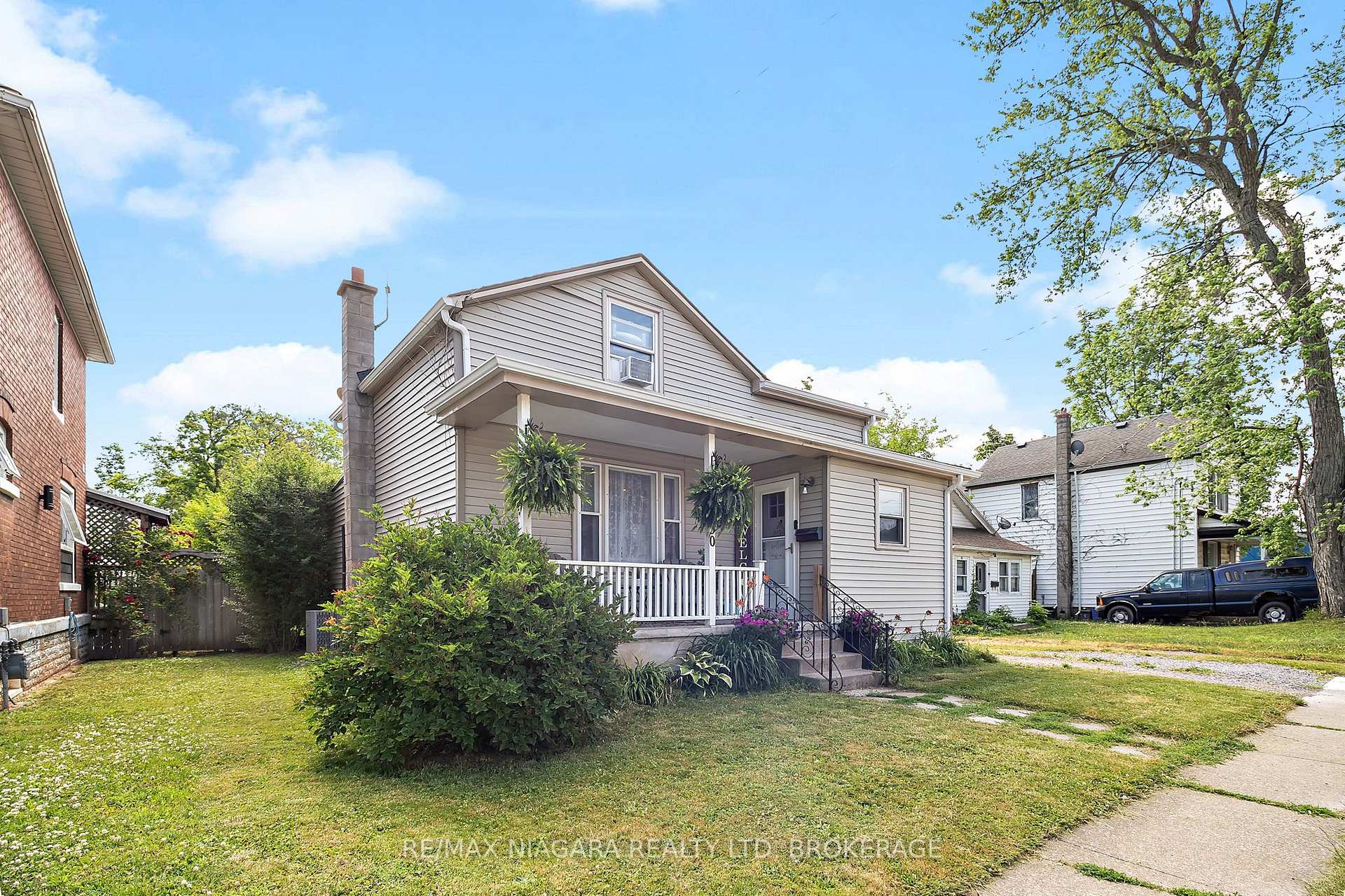 Photo 2 of 50 Ross Street, Welland, Welland Downtown — HOMEH