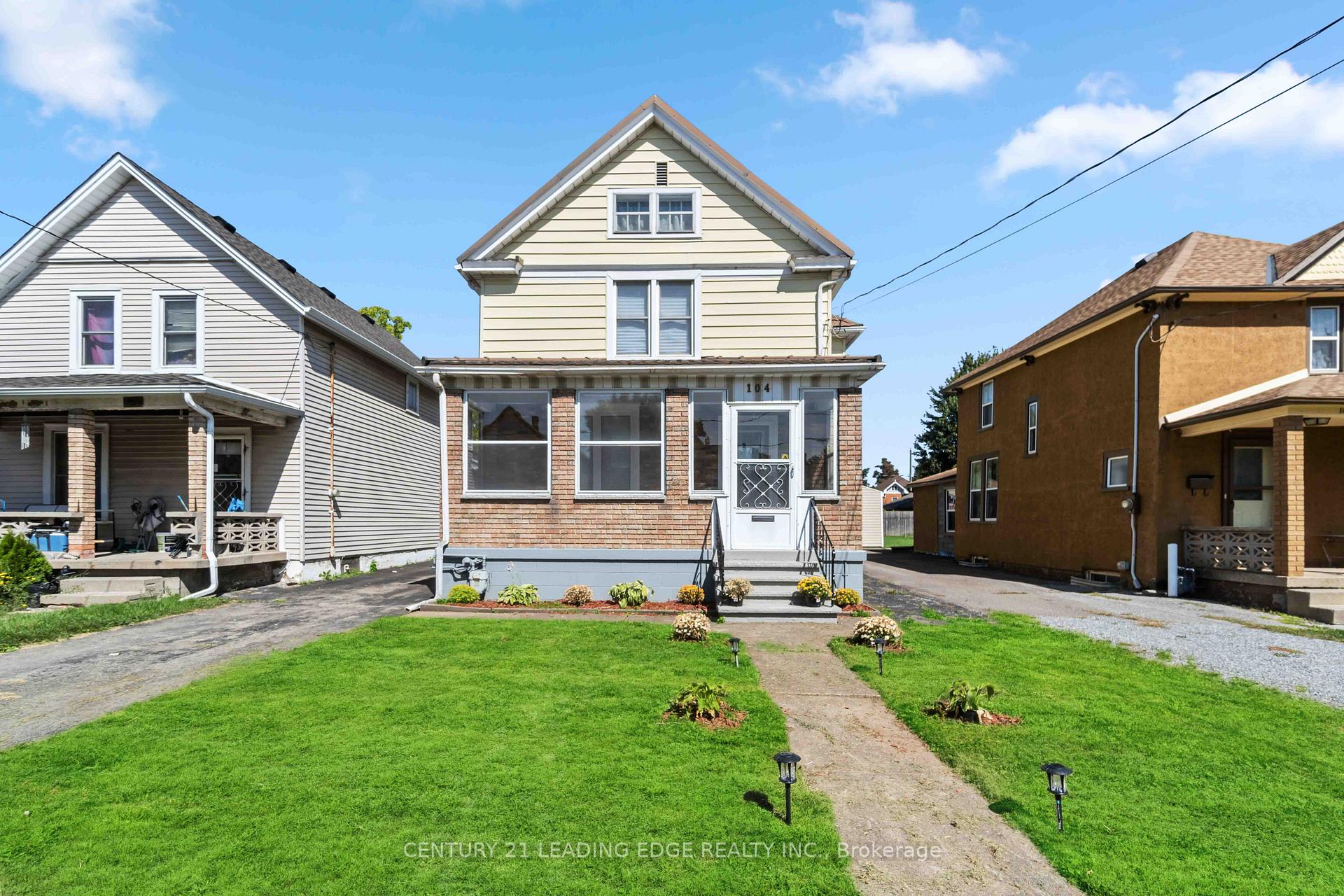 Photo 1 of 104 Regent Street, Welland, Welland Downtown — HOMEH