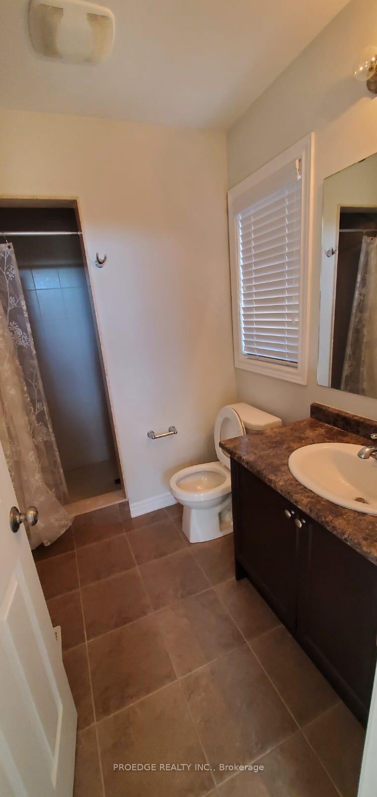 Photo 4 of 103 Bridlewood Boulevard E, Whitby, Rolling Acres — HOMEH