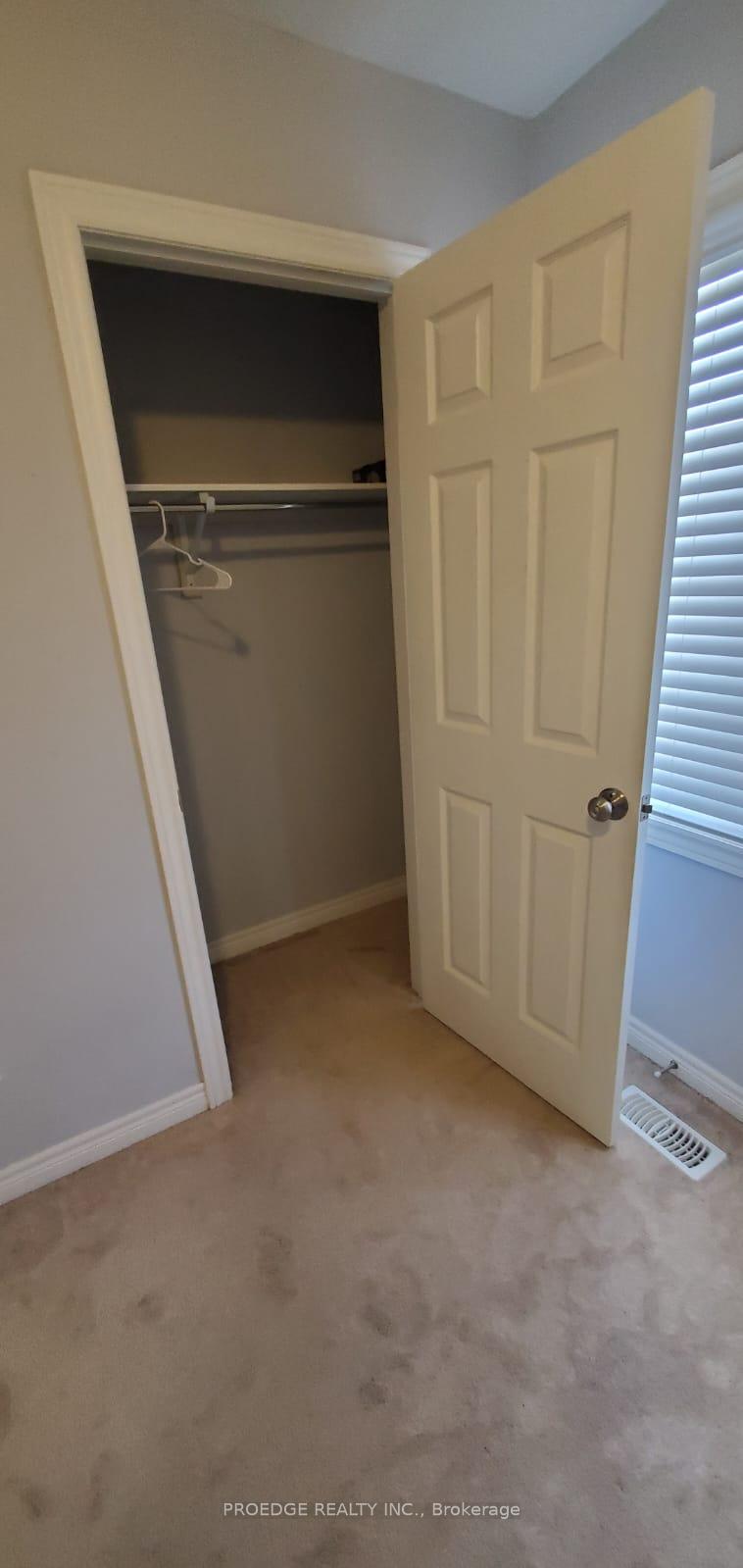 Photo 7 of 103 Bridlewood Boulevard E, Whitby, Rolling Acres — HOMEH