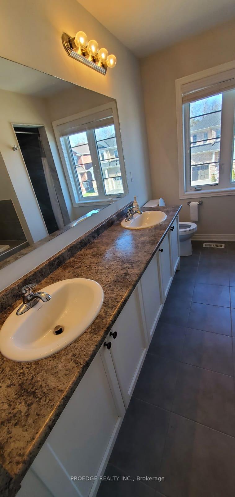 Photo 10 of 103 Bridlewood Boulevard E, Whitby, Rolling Acres — HOMEH