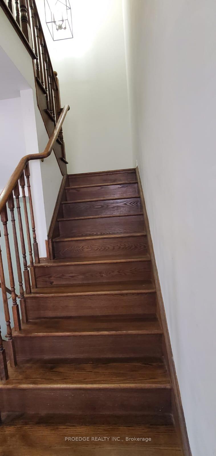 Photo 13 of 103 Bridlewood Boulevard E, Whitby, Rolling Acres — HOMEH