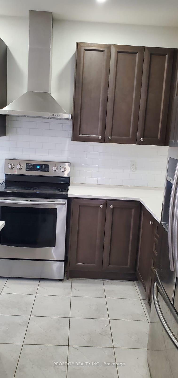 Photo 15 of 103 Bridlewood Boulevard E, Whitby, Rolling Acres — HOMEH