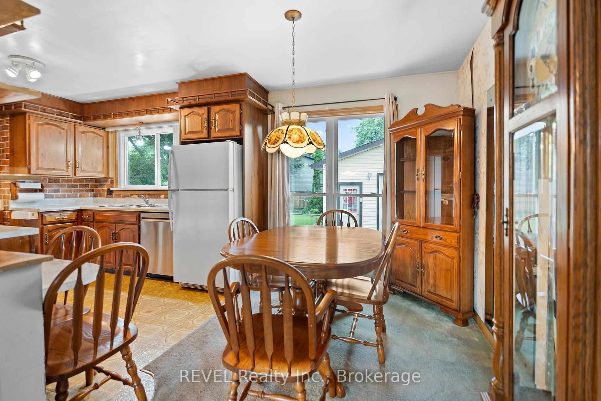 Photo 11 of 551 Alan Avenue, Welland, Prince Charles — HOMEH