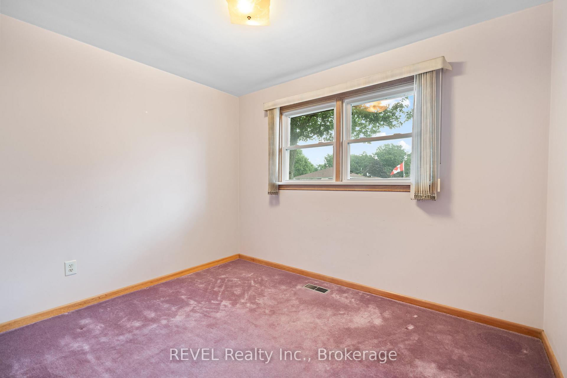 Photo 18 of 551 Alan Avenue, Welland, Prince Charles — HOMEH