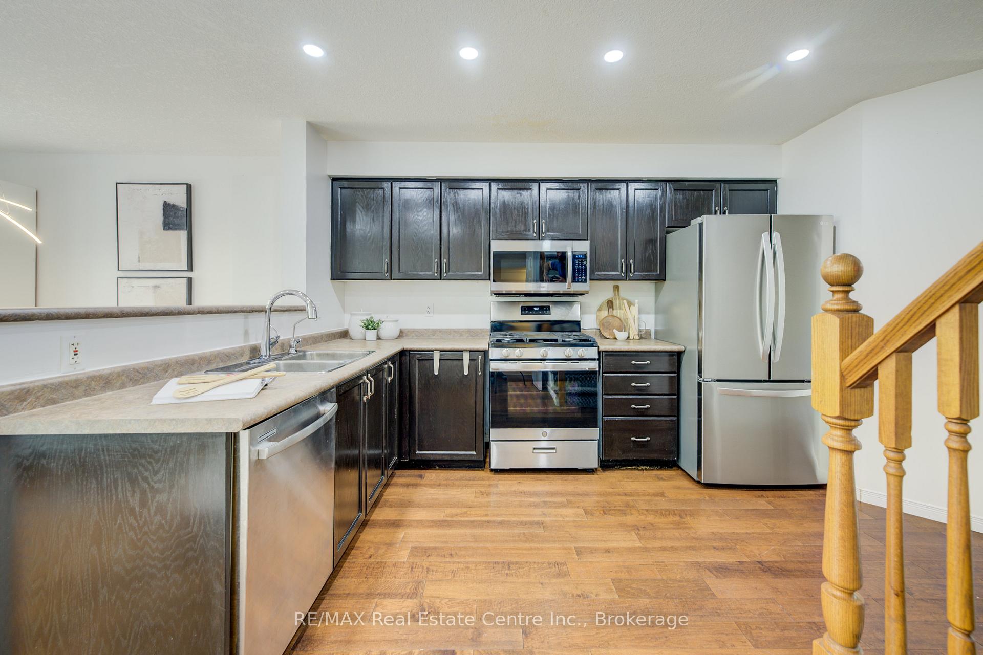 Photo 10 of 479 Trembling Aspen Avenue, Waterloo — HOMEH