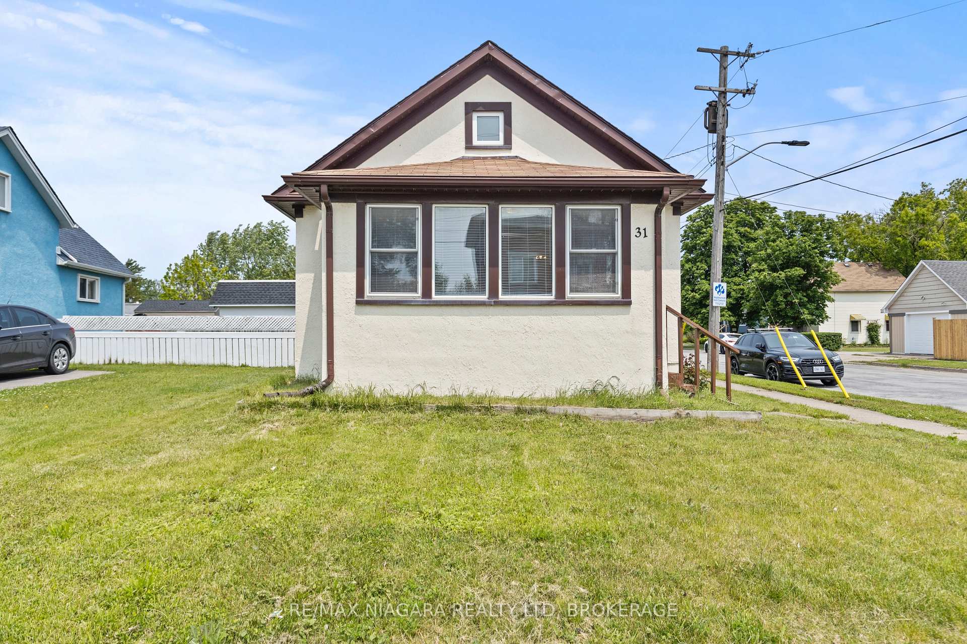 Photo 2 of 31 Broadway Avenue, Welland, Broadway — HOMEH