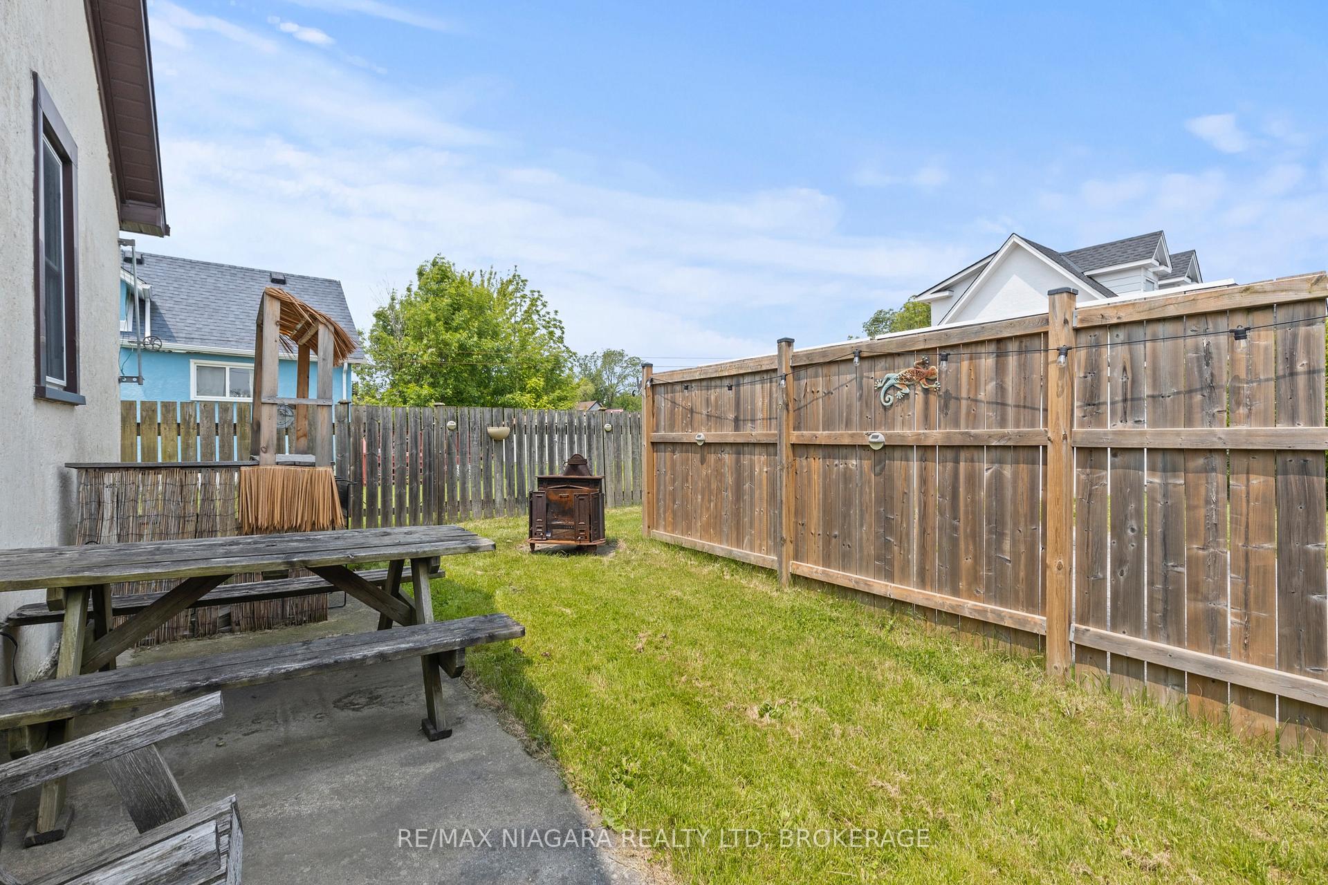 Photo 4 of 31 Broadway Avenue, Welland, Broadway — HOMEH