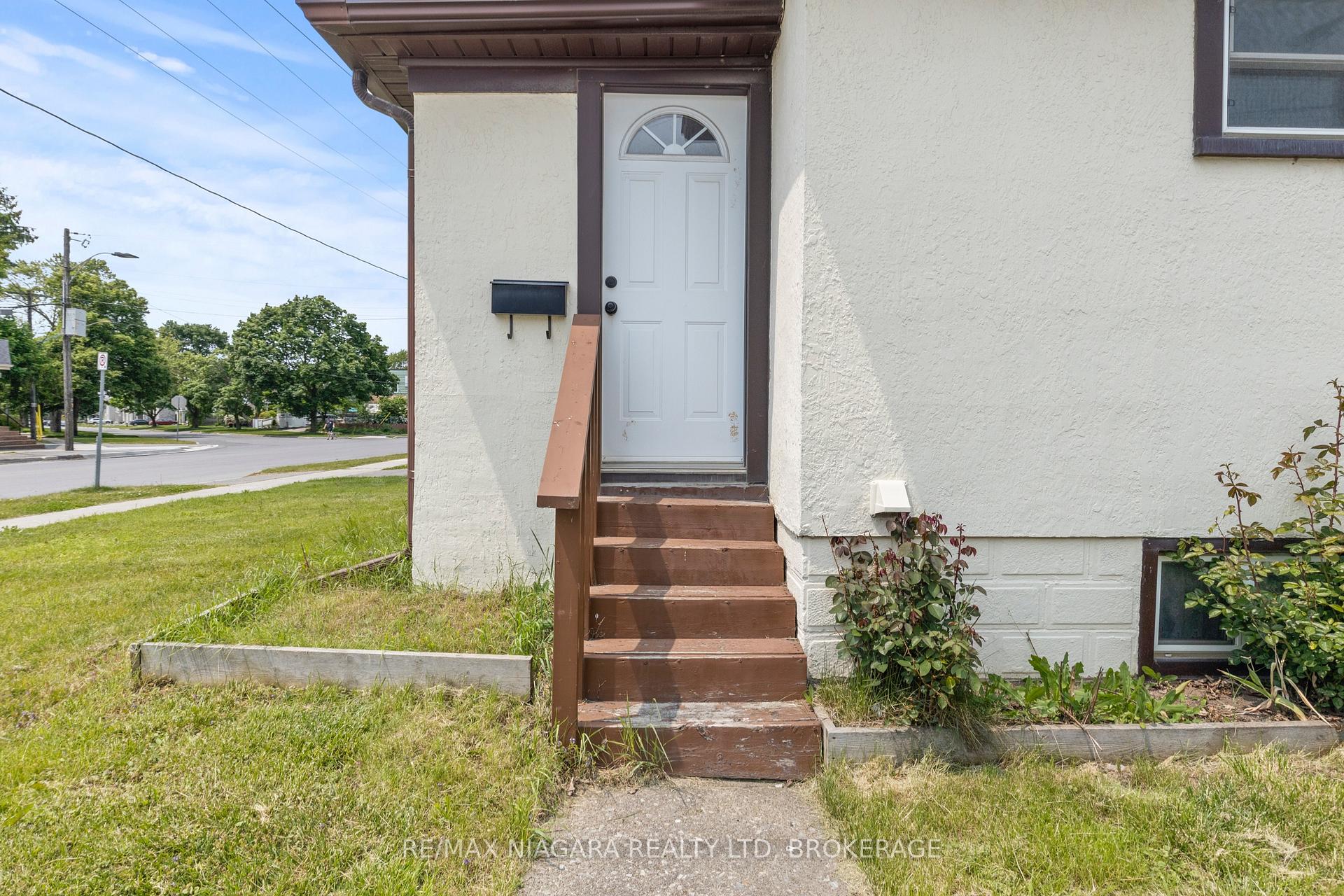 Photo 5 of 31 Broadway Avenue, Welland, Broadway — HOMEH