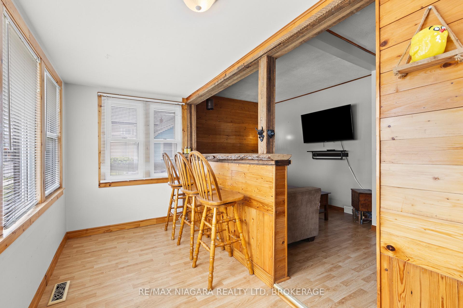 Photo 7 of 31 Broadway Avenue, Welland, Broadway — HOMEH