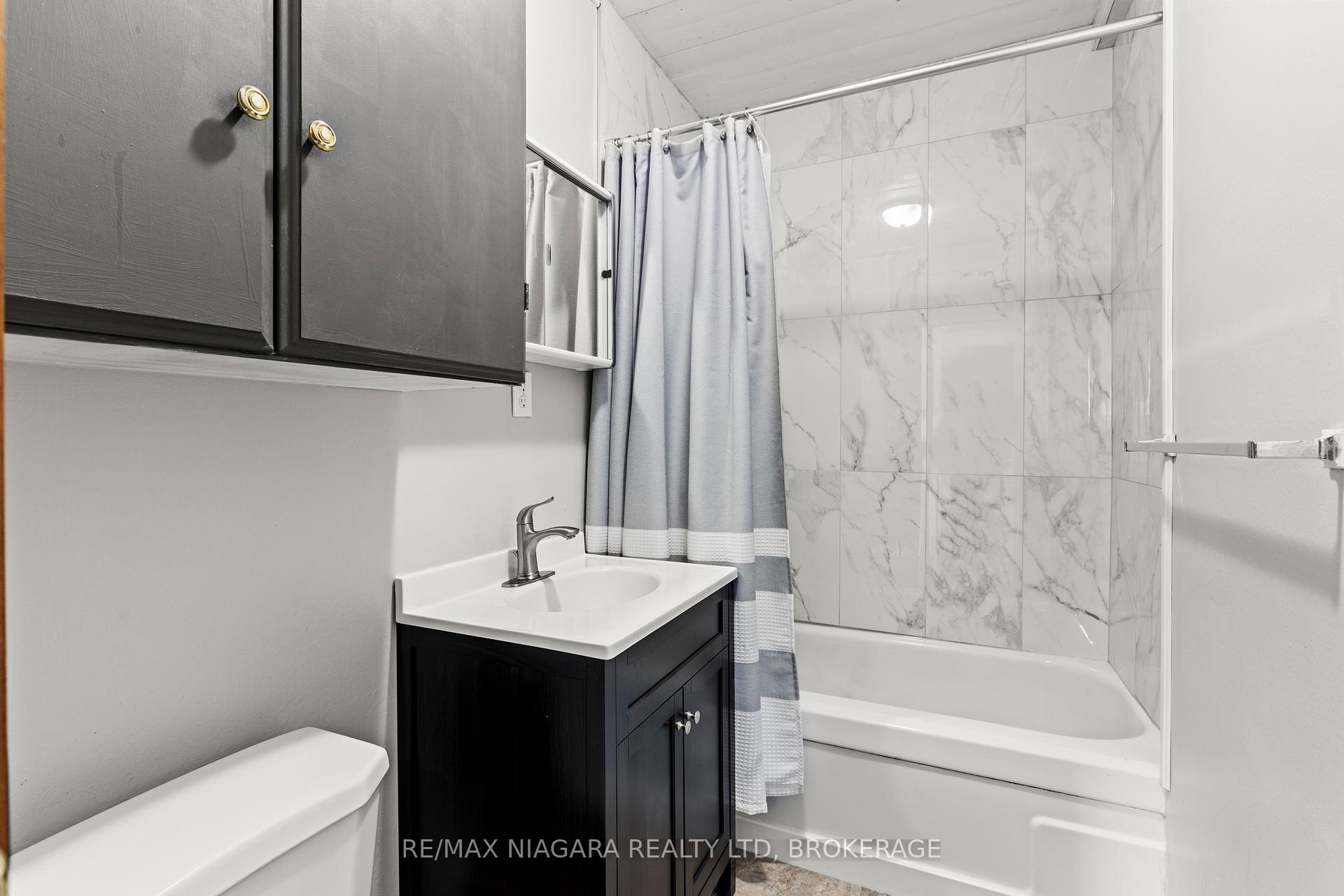 Photo 21 of 31 Broadway Avenue, Welland, Broadway — HOMEH