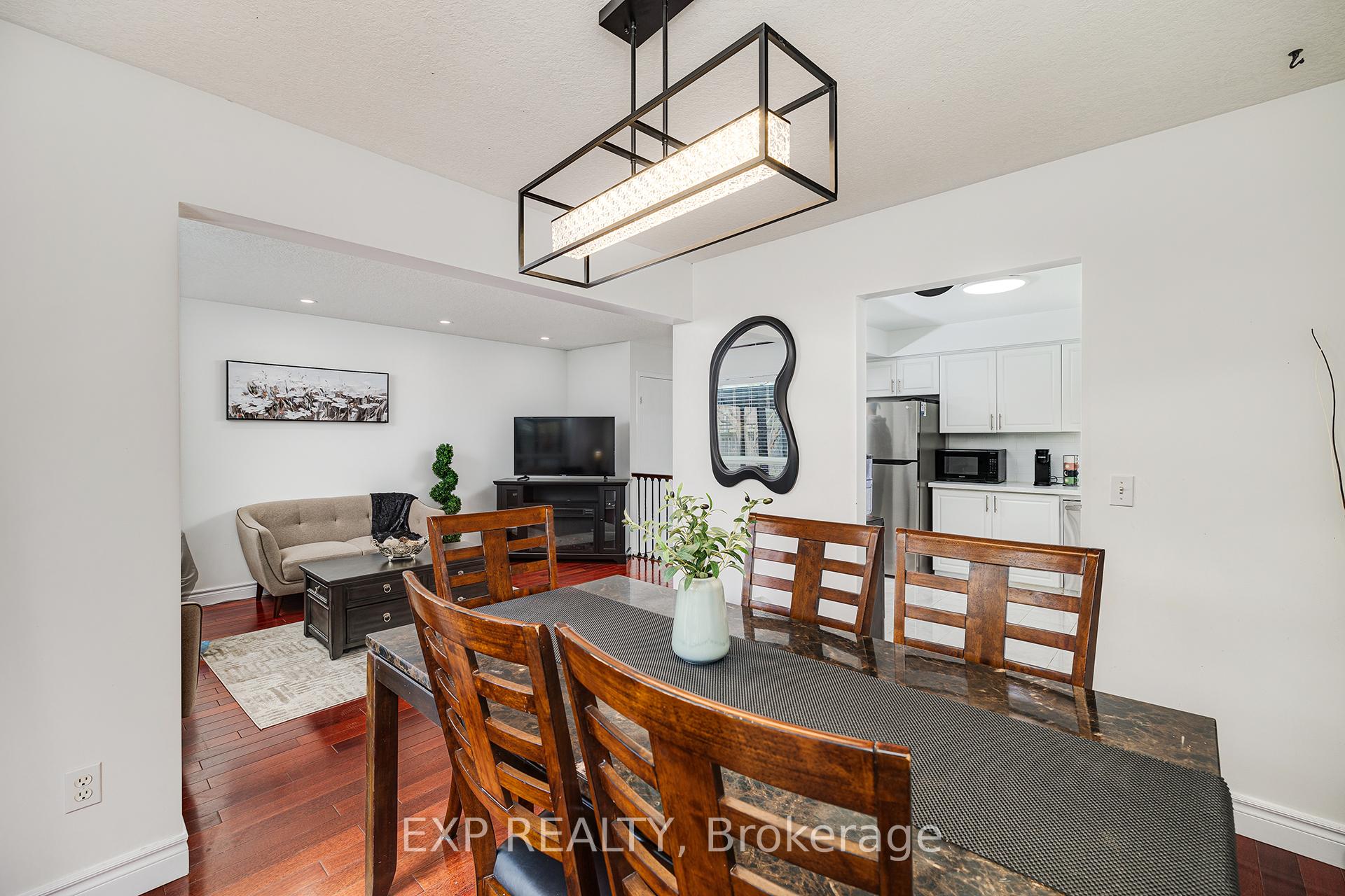 Photo 8 of 172 Dalecroft Place, Waterloo, Laurelwood — HOMEH
