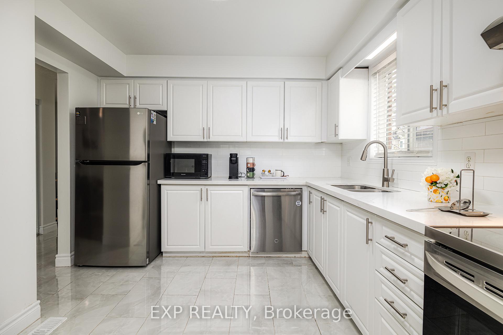 Photo 9 of 172 Dalecroft Place, Waterloo, Laurelwood — HOMEH