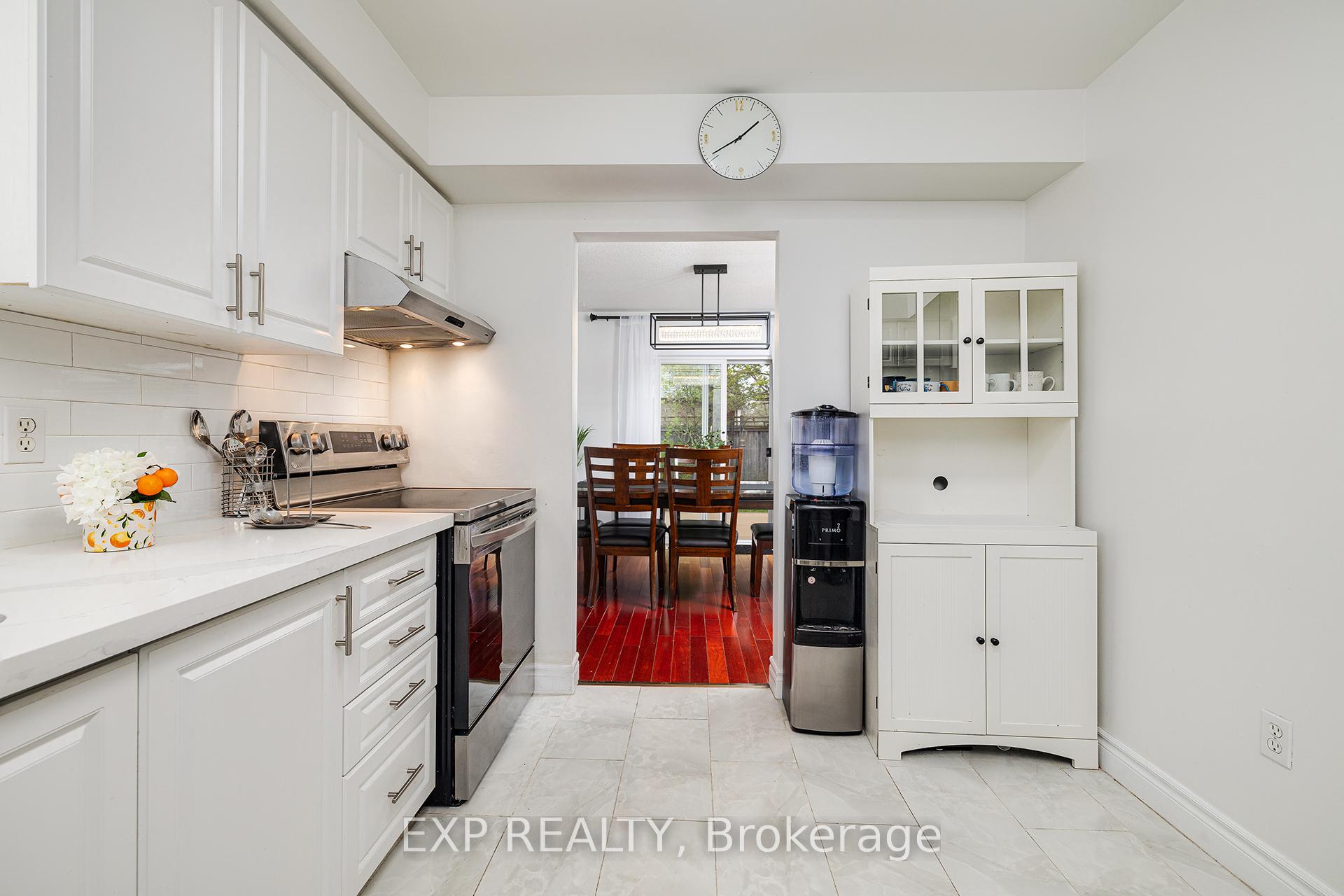 Photo 10 of 172 Dalecroft Place, Waterloo, Laurelwood — HOMEH