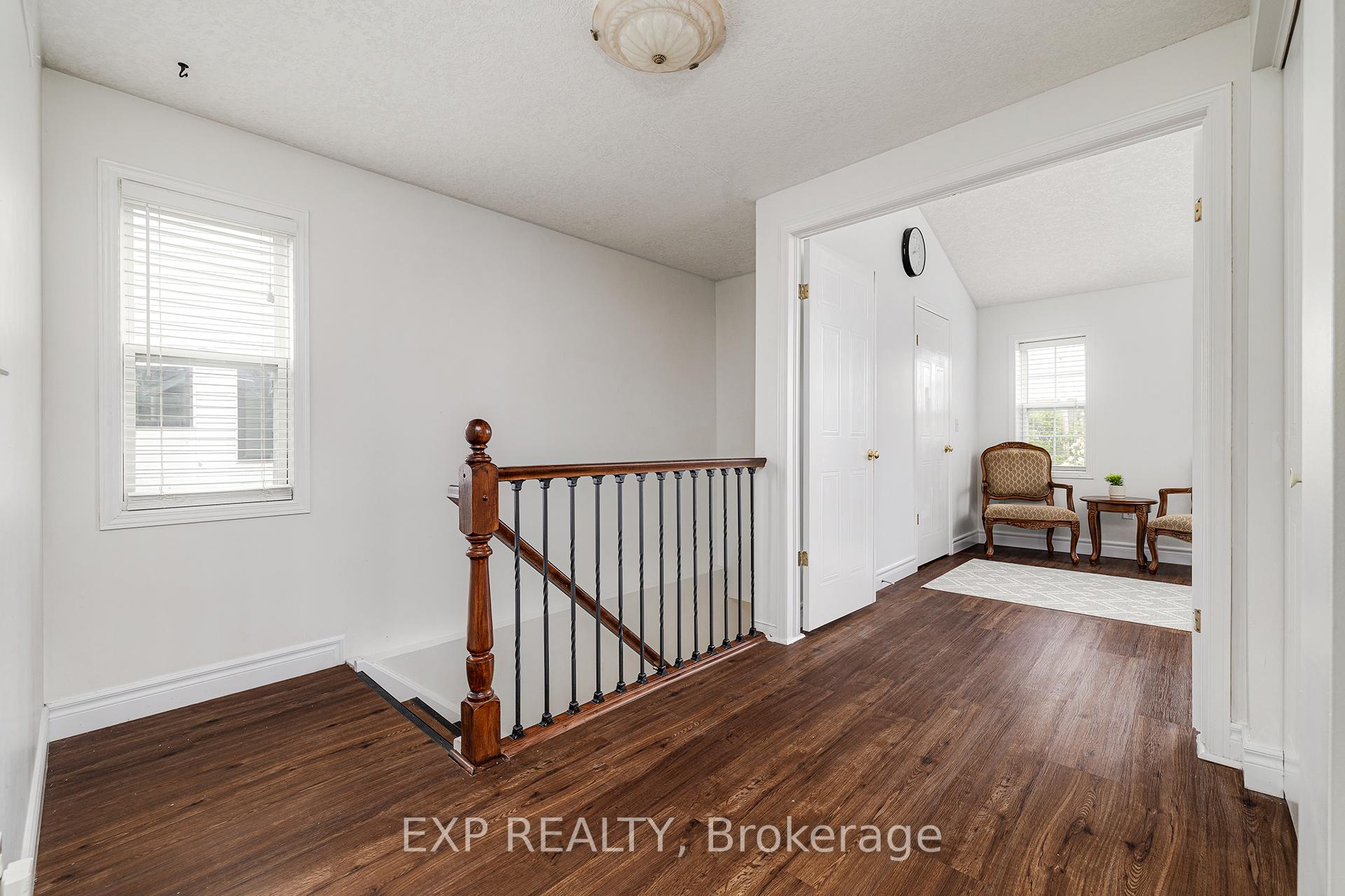 Photo 14 of 172 Dalecroft Place, Waterloo, Laurelwood — HOMEH