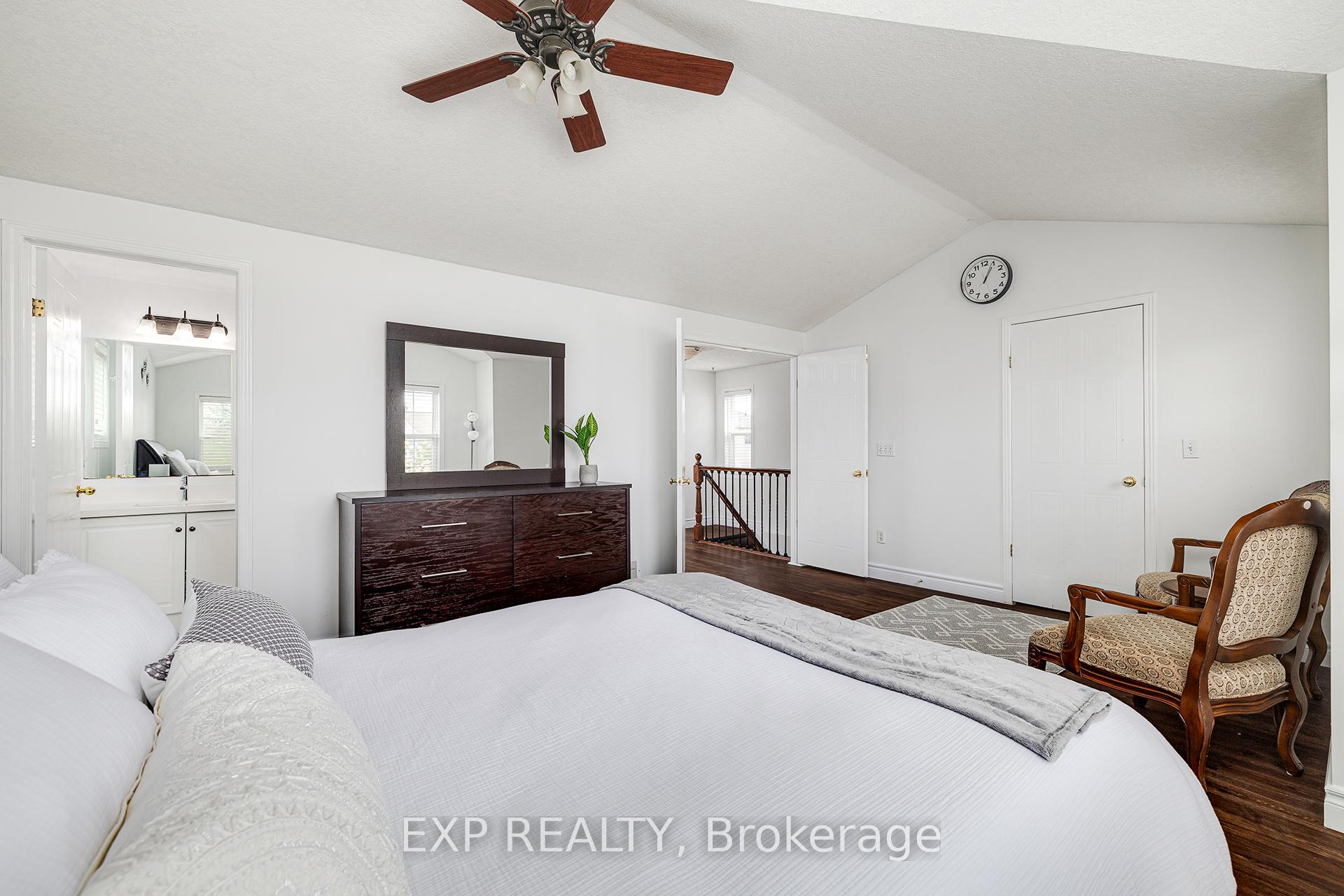 Photo 16 of 172 Dalecroft Place, Waterloo, Laurelwood — HOMEH